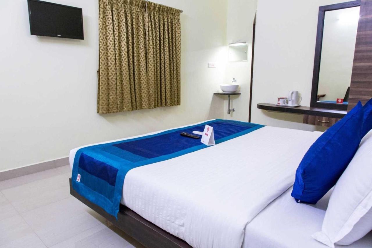 An Airport Hotel