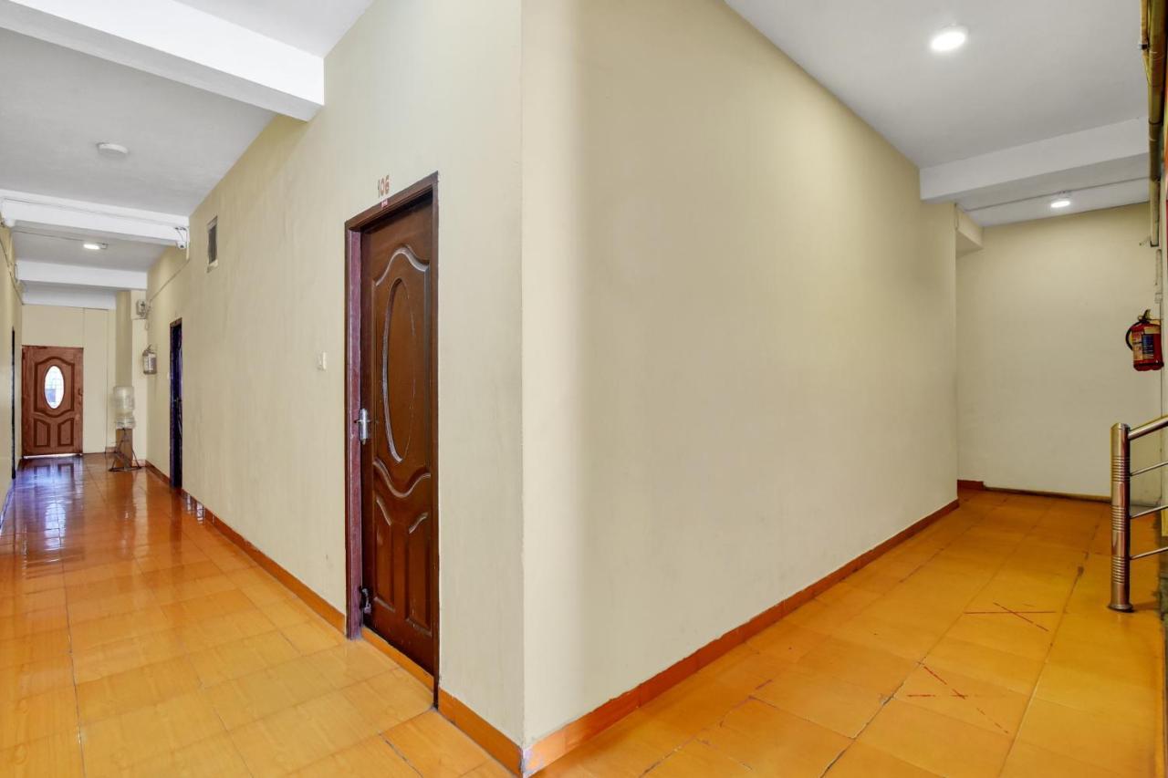 Oyo Flagship Sri Devi Mahal Hotel 3*