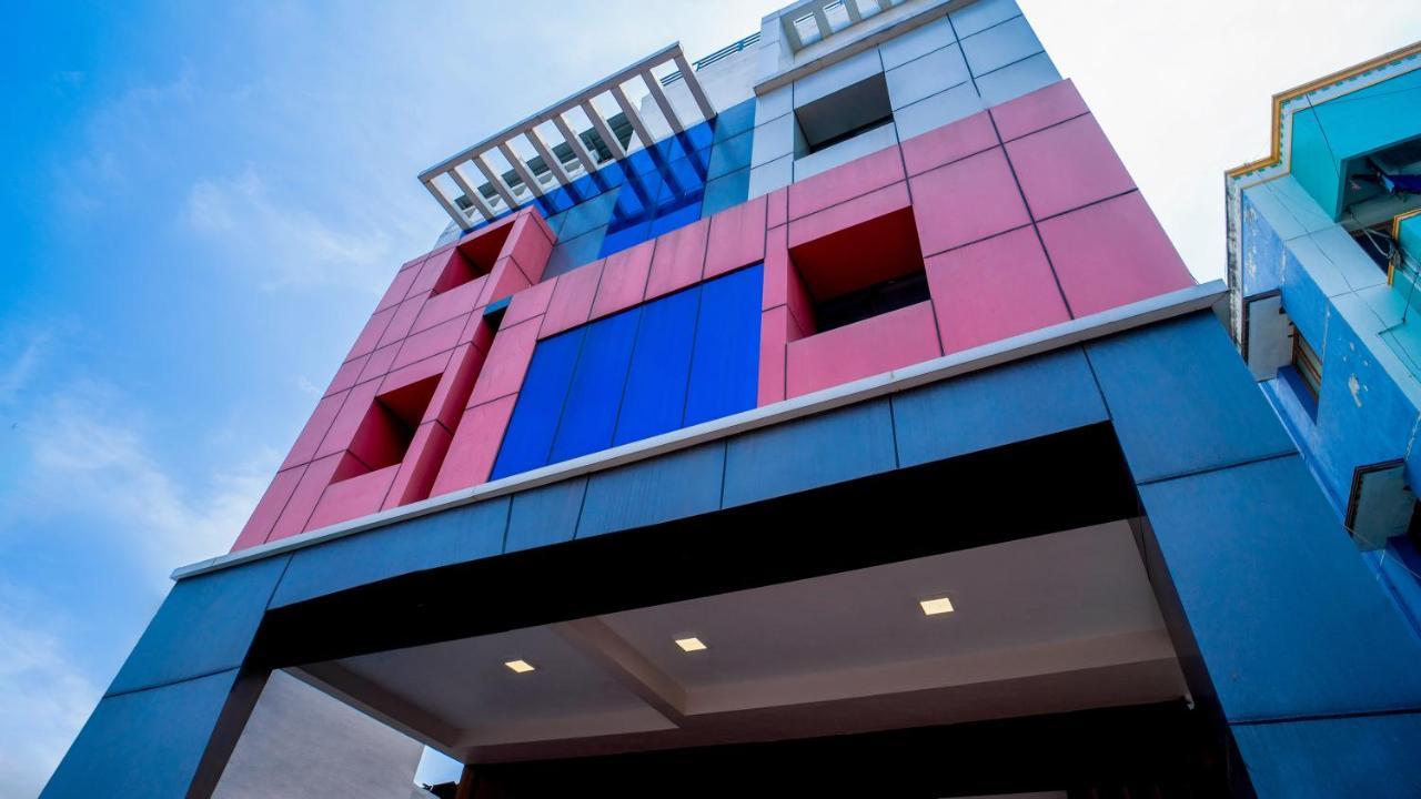 Revostay Royel By Crossway Hotel 3*