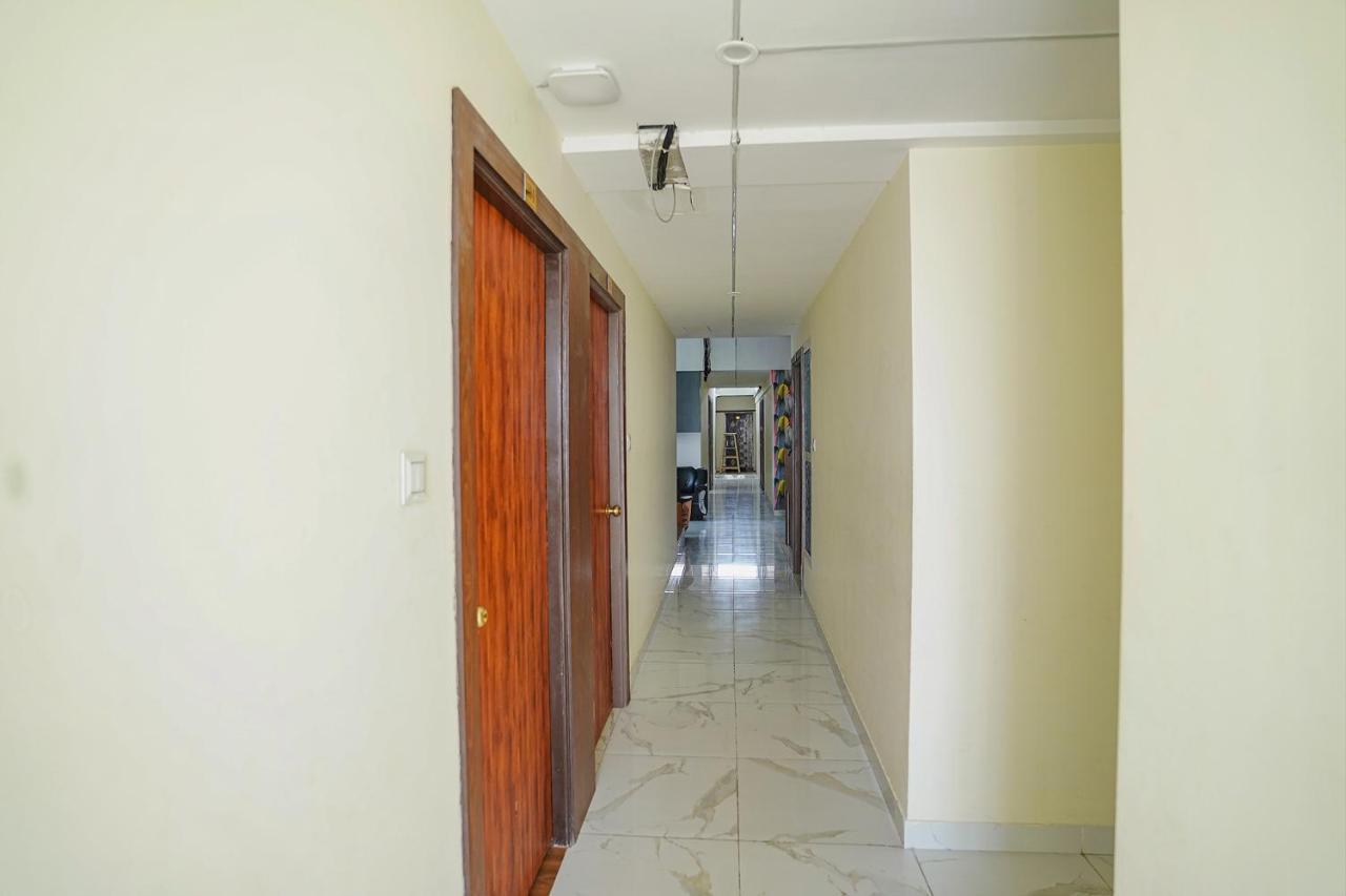 Hotel Fabexpress Sanva, Pallikaranai - Nr Shri Aadhipureeswarar Temple, Pallikaranai 3*