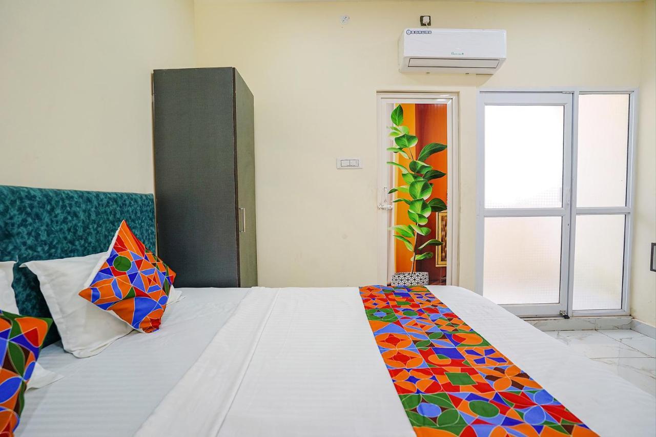 Fabexpress Sanva, Pallikaranai - Nr Shri Aadhipureeswarar Temple, Pallikaranai Hotel 3*