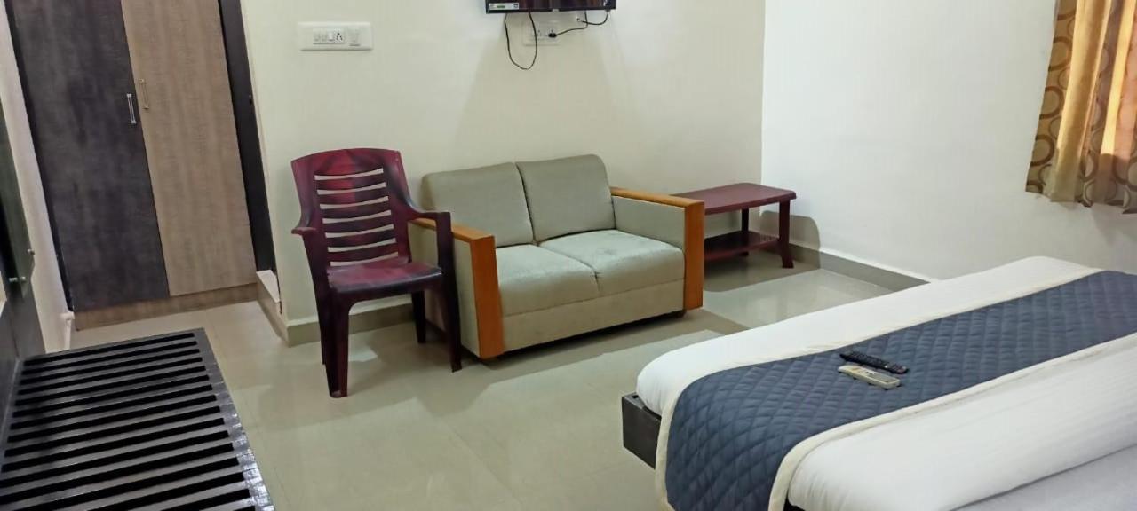 Chennai Guest House Hotel 2*