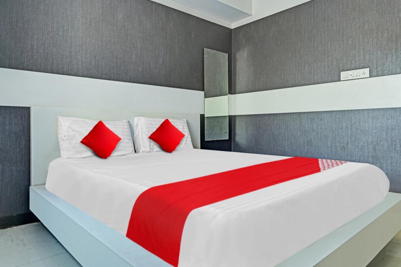 Hotel O O Vadapalani Hotel