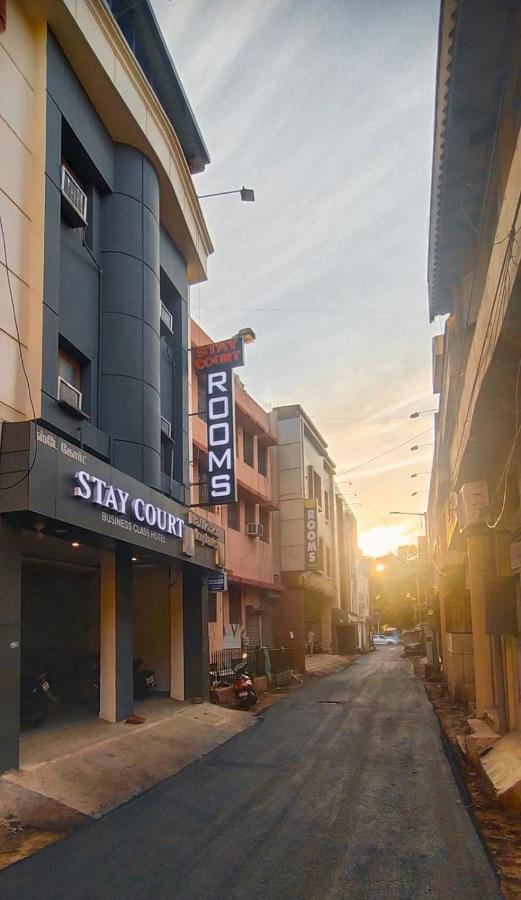 Court - Business Class - Near Railway Station Hotel 3*