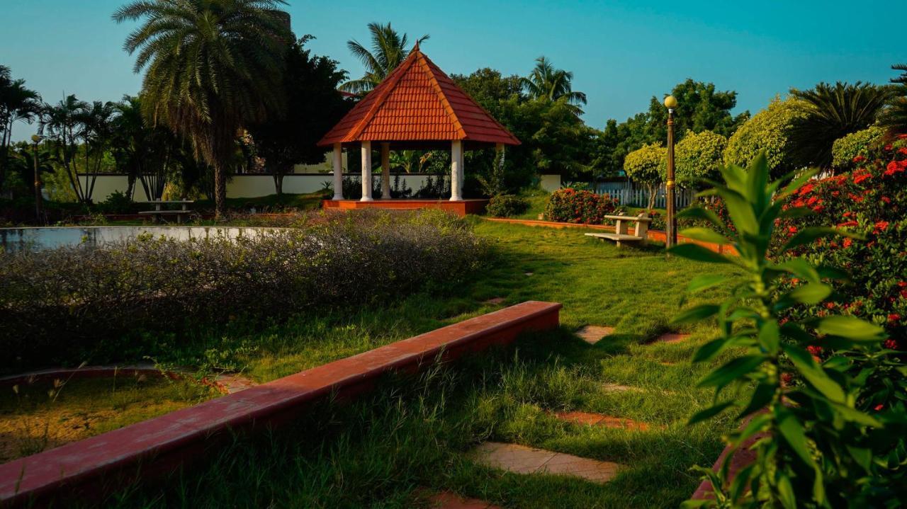 Laguna Guest house *