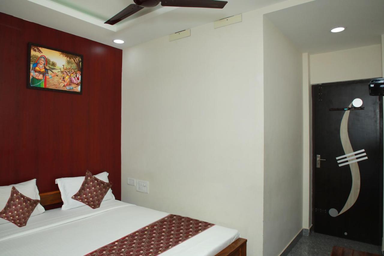 Redstone - Near Us Consulate Nungambakkam Hotel Chennai