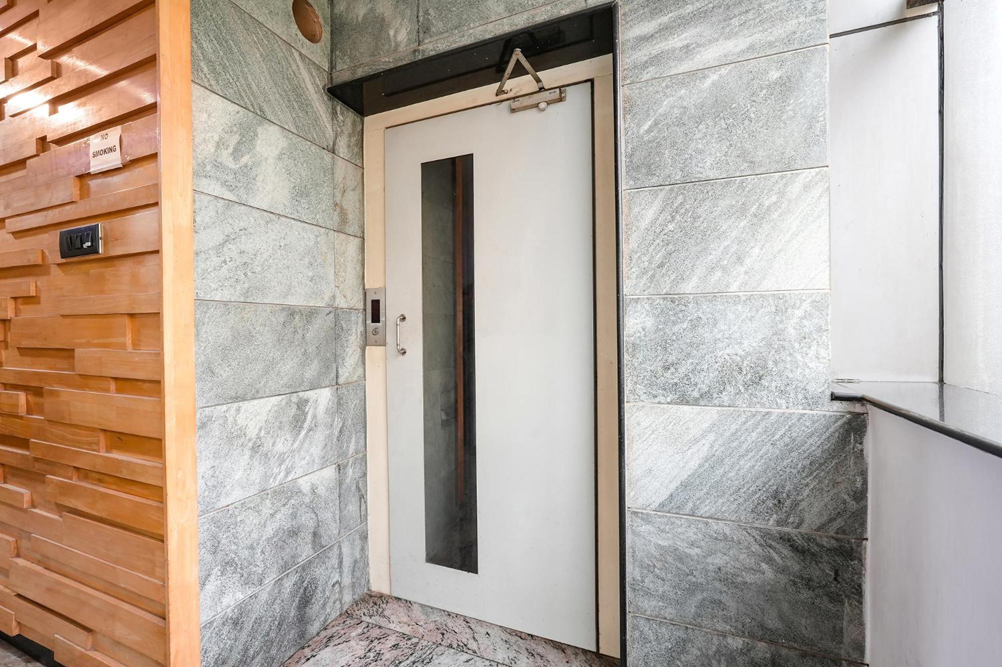 Fabexpress Raj Supreme Residency Hotel Chennai