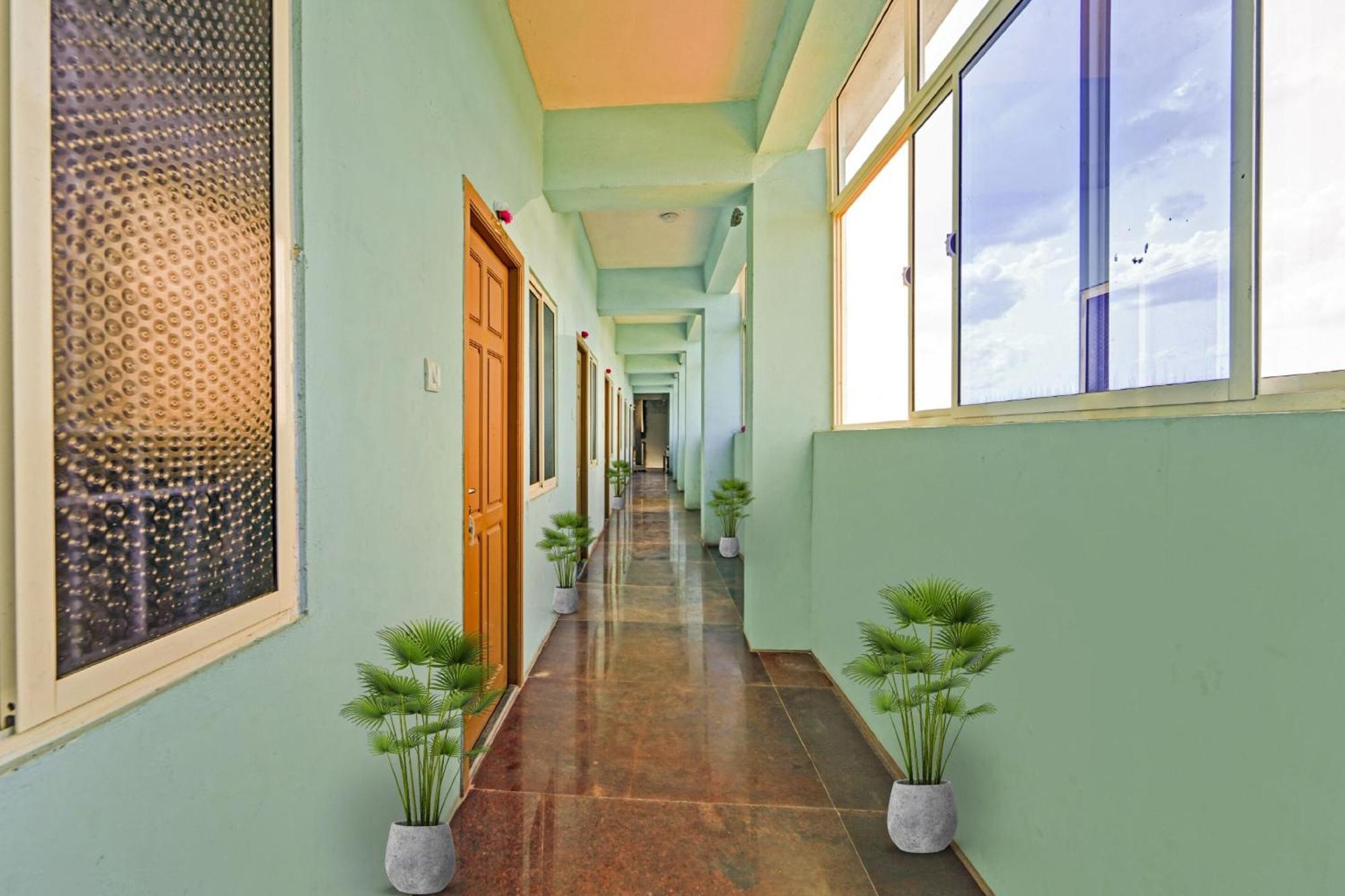 Oyo Flagship 92943 Guna Residency Chennai