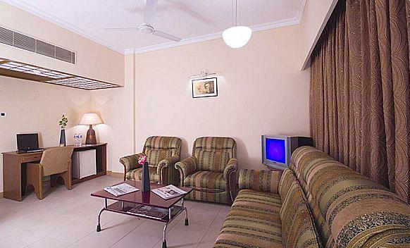 Hotel Super Townhouse Koyambedu 4*