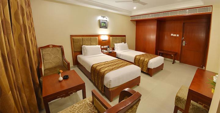 Metro Grand Hotel 3*