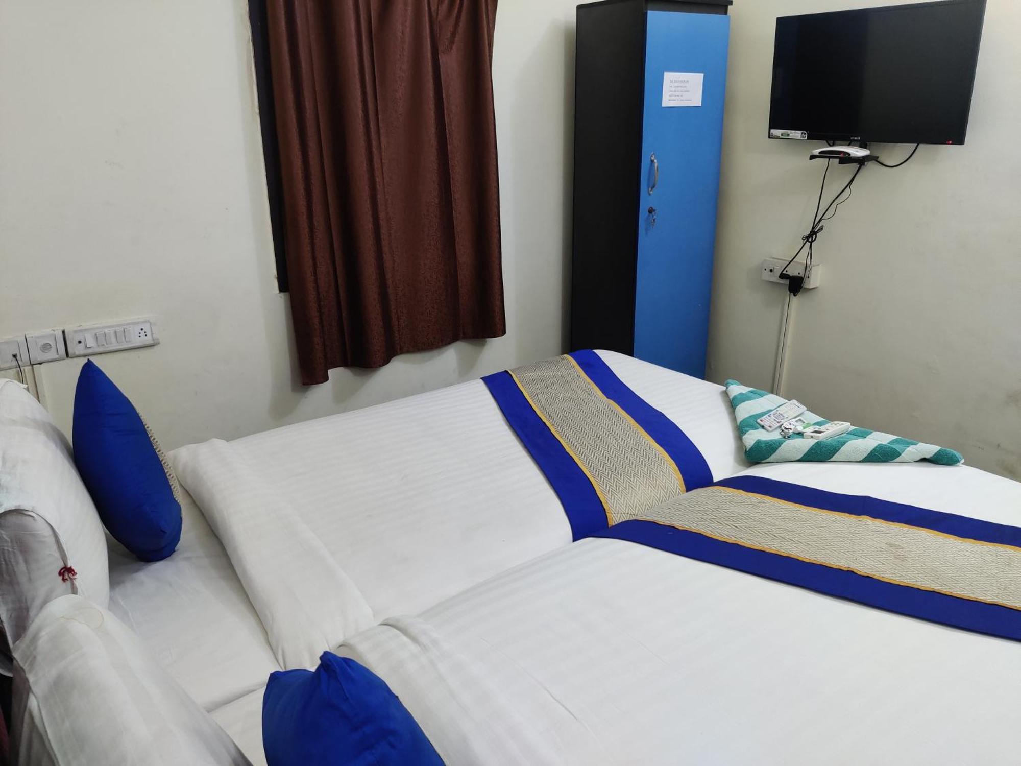 Hotel The Dolphin Park Hotel, Virugambakkam *