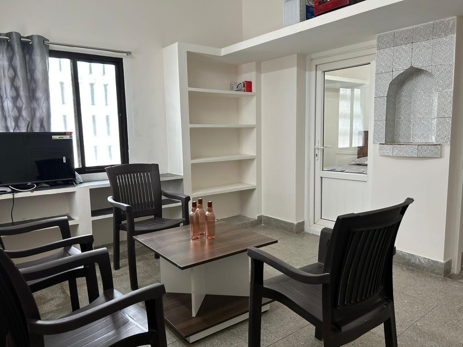 Apartment - Ac 1 Bhk Near Alrport