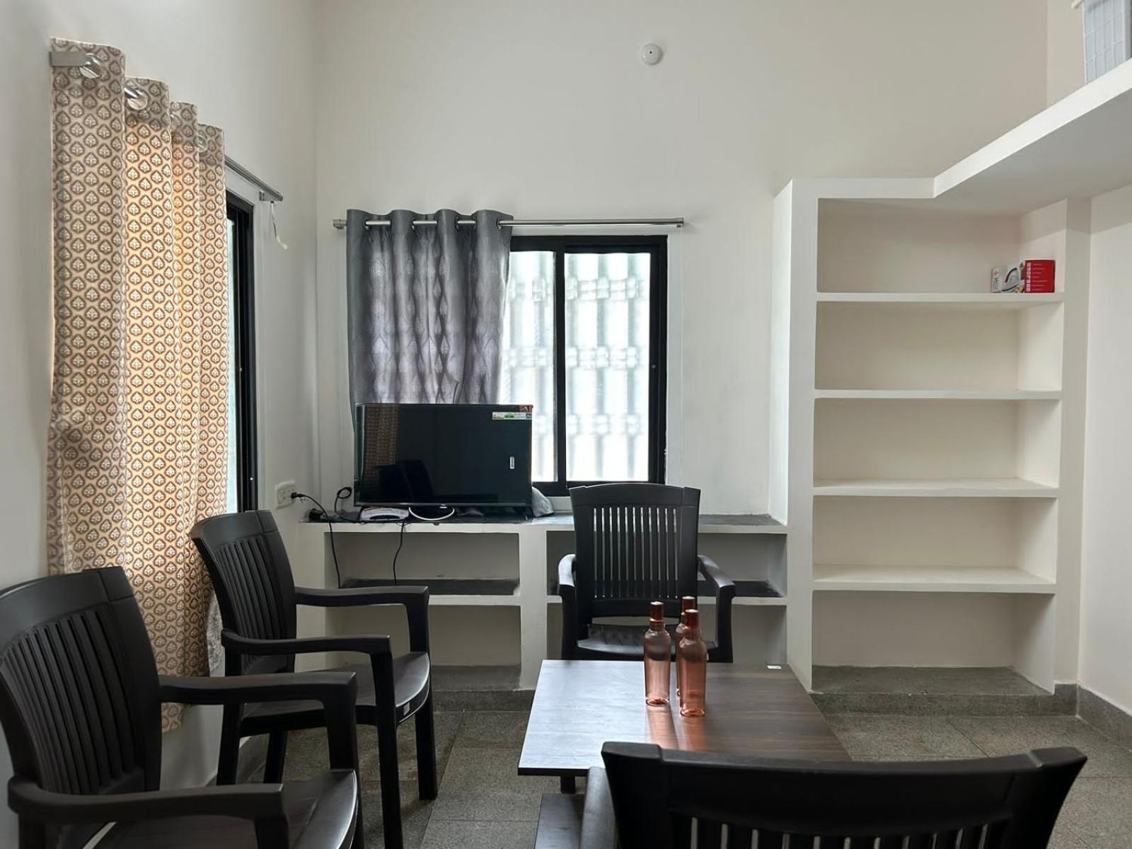 Apartment - Ac 1 Bhk Near Alrport