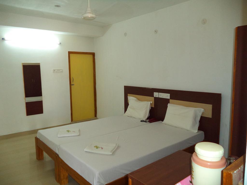 Samrat Kk Nagar Guest house