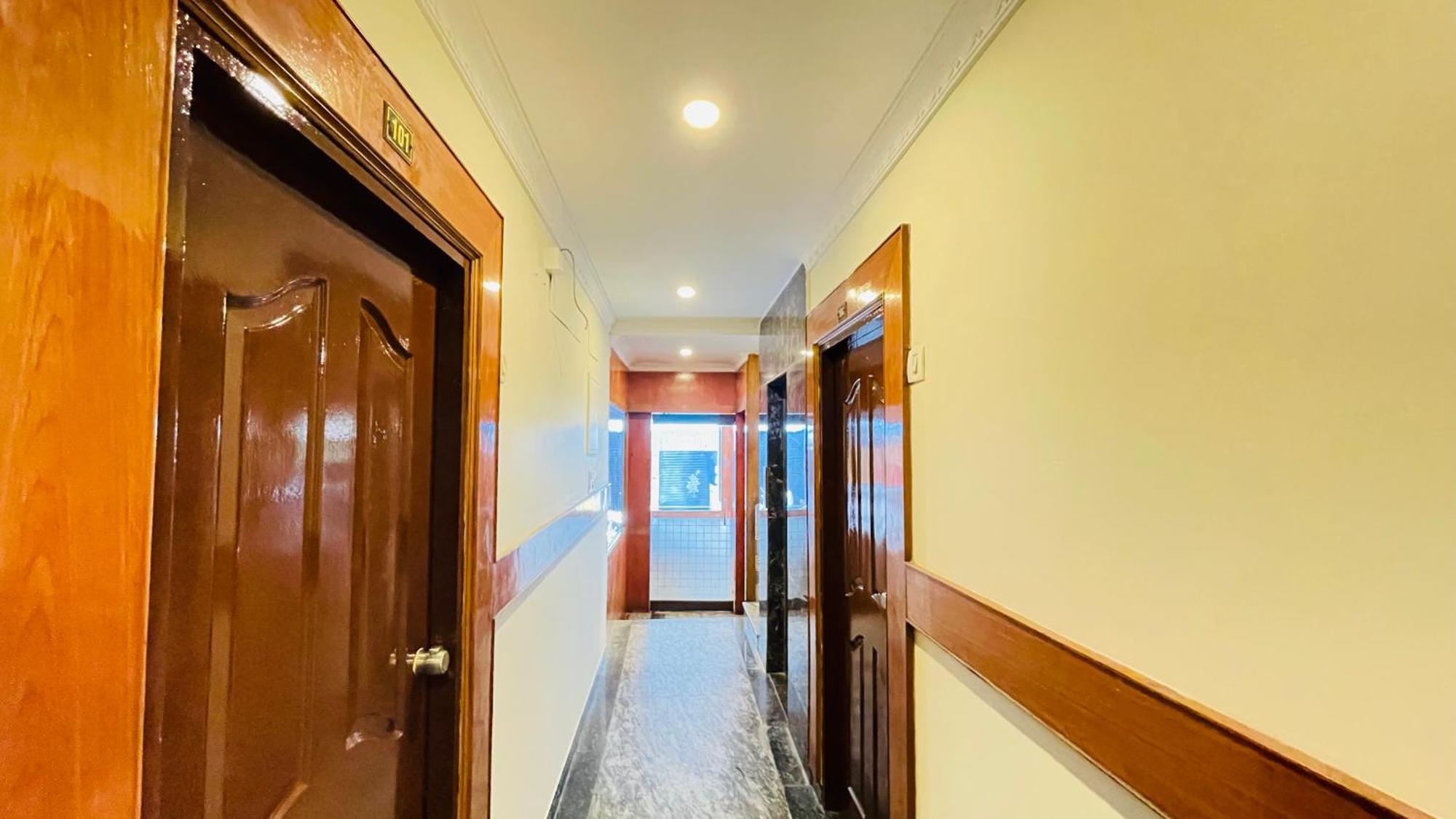 Hotel Half Moon Chennai