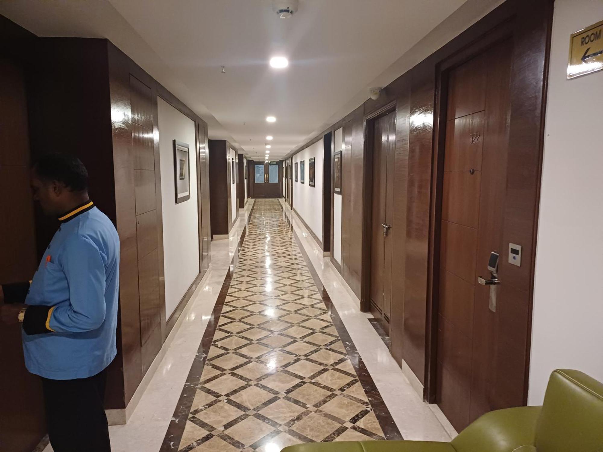 Benzz Park Hotel 4*