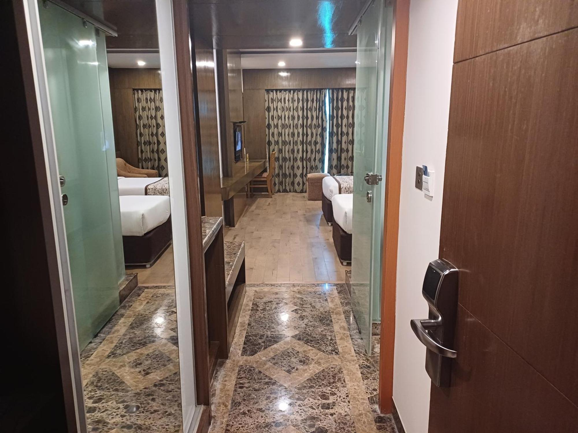 Hotel Benzz Park Chennai
