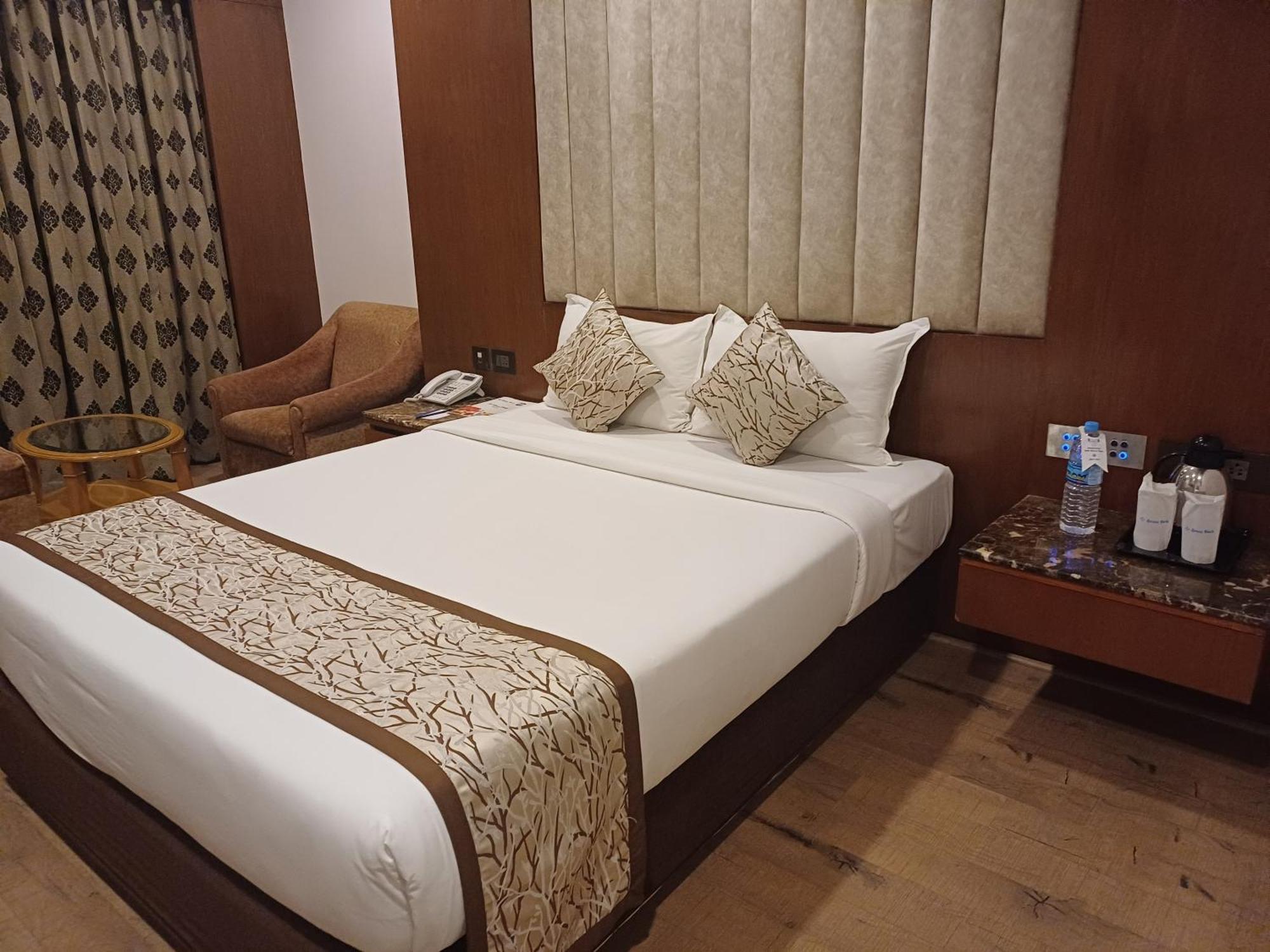 Benzz Park 4* Chennai