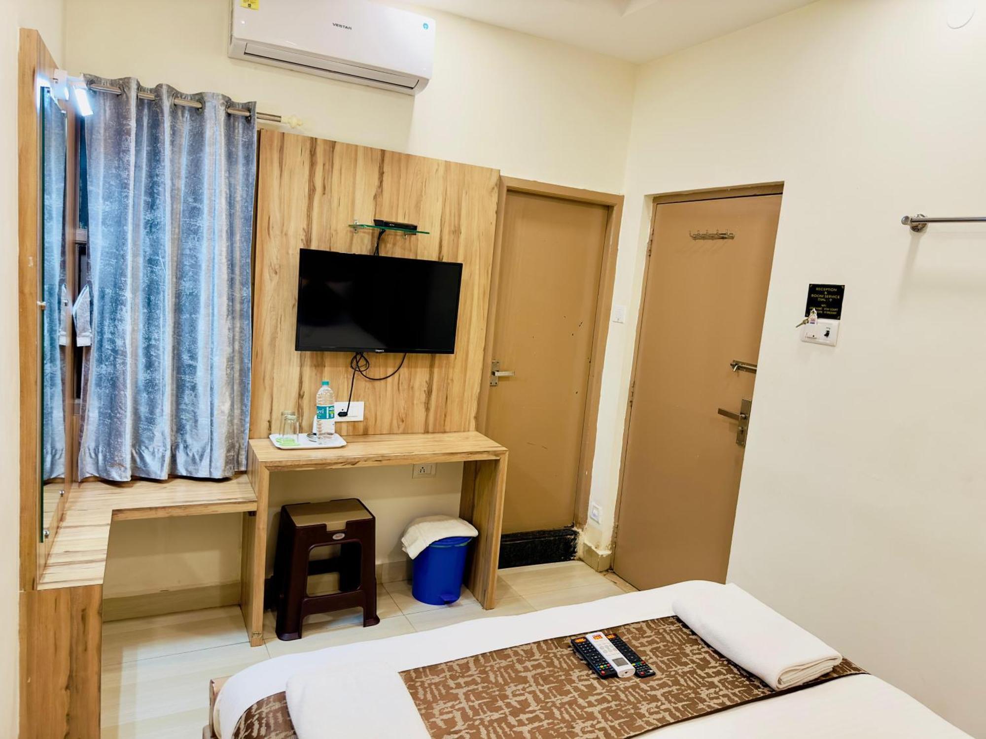 Court - Business Class - Near Railway Station 3*