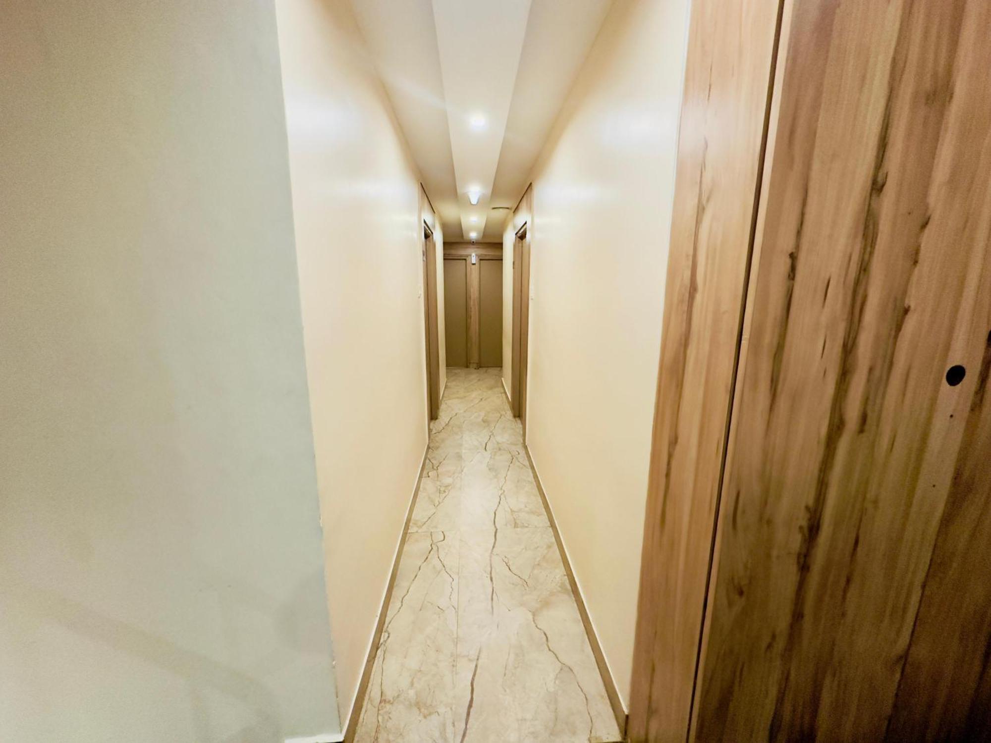 Court - Business Class - Near Railway Station Hotel 3*