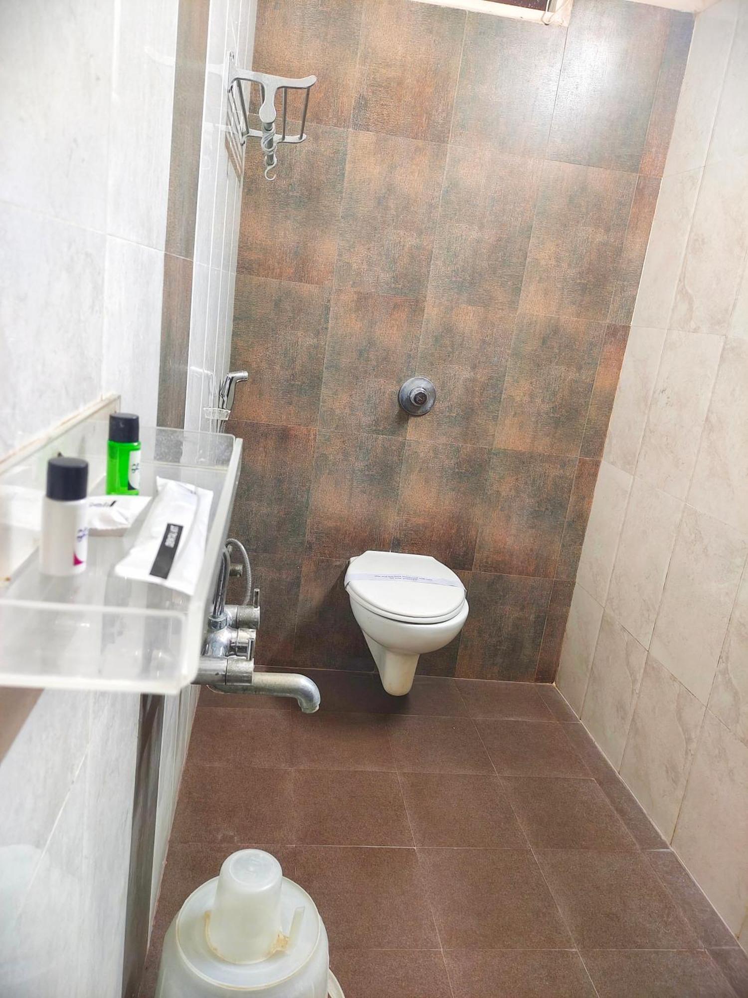 Santhi Bhavan, 2*