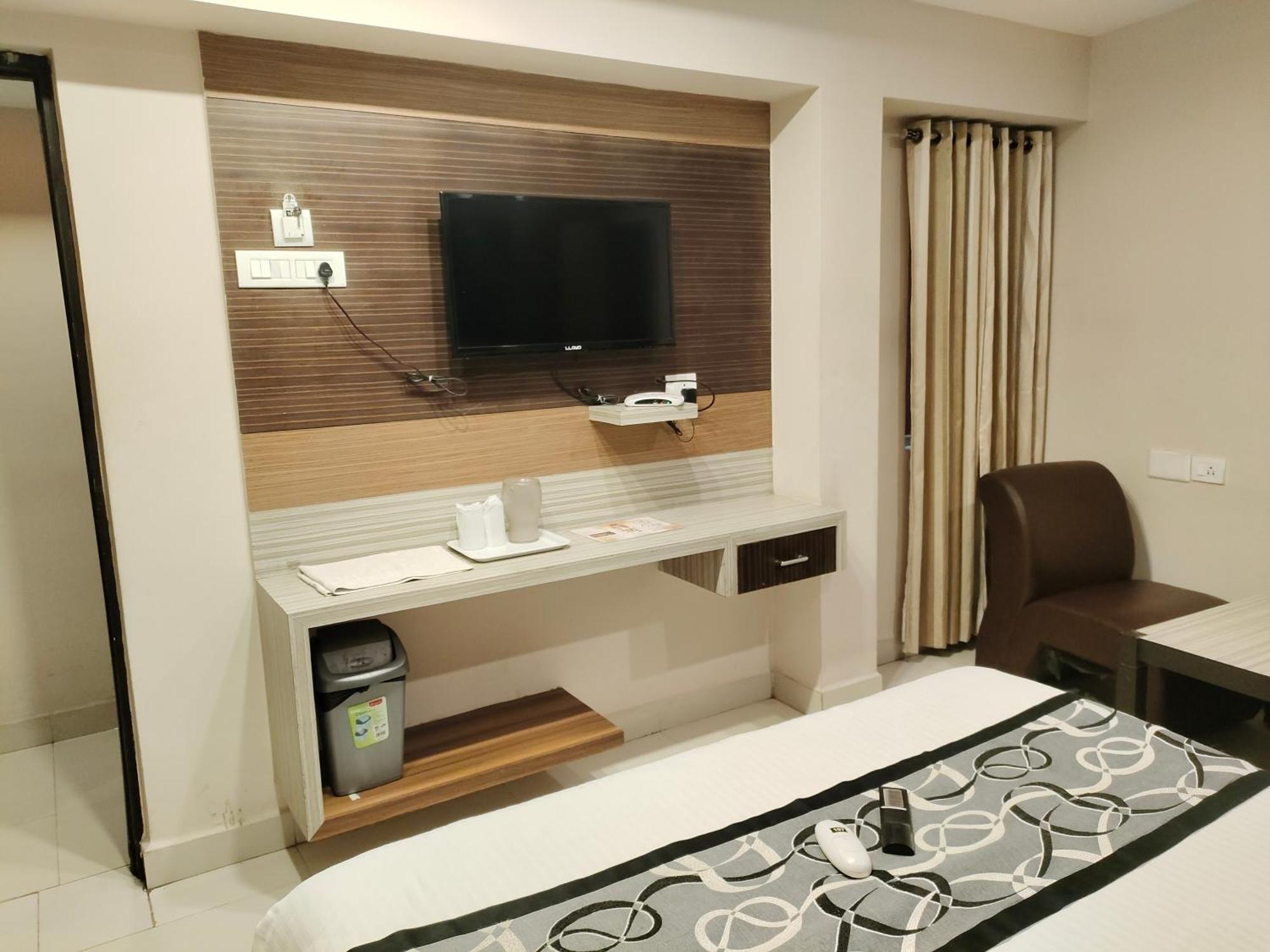 Hotel Santhi Bhavan,