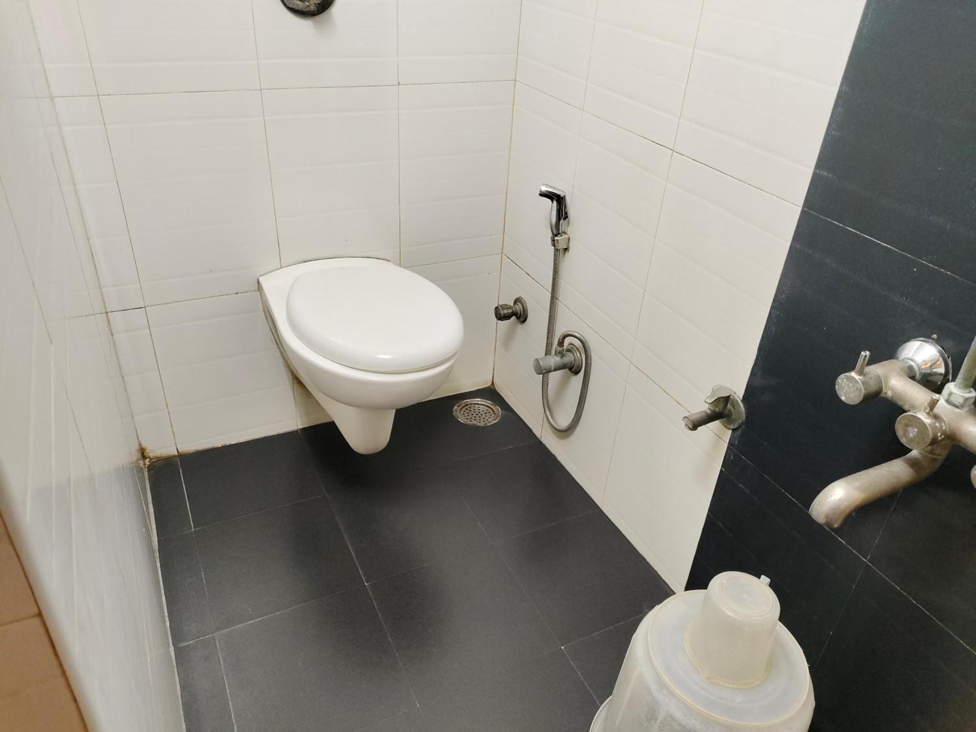 Santhi Bhavan, Hotel 2*