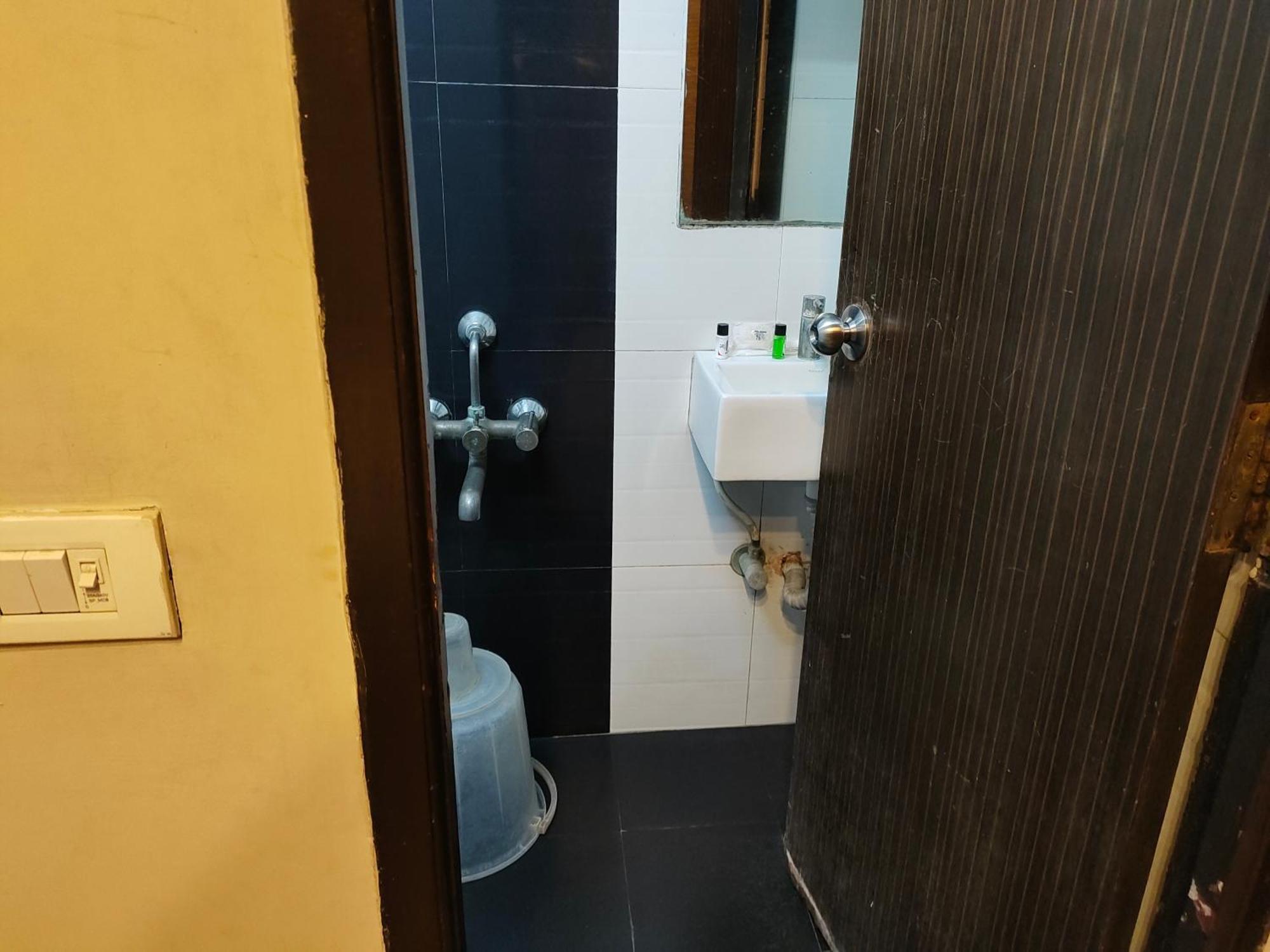 Santhi Bhavan, 2*