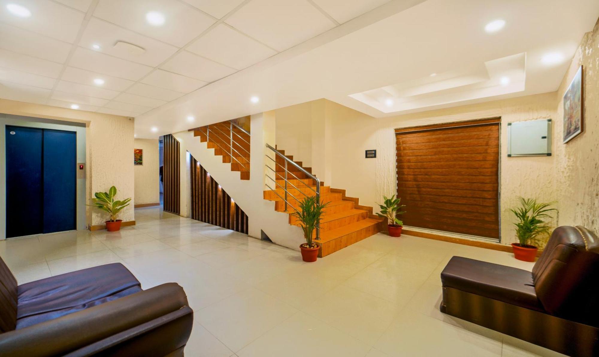 Treebo Golden Swan Pammal Hotel 3*