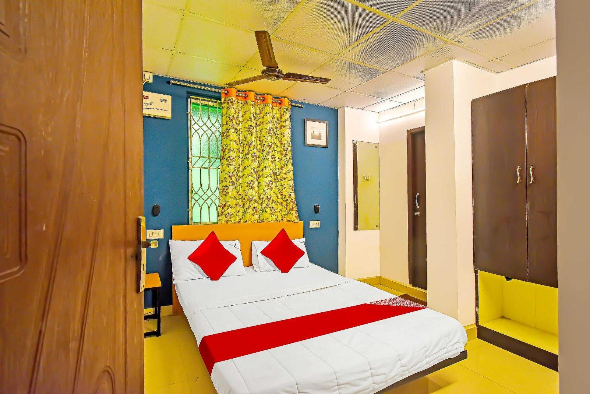 O Grand Residency Near Kasi Talkies Hotel
