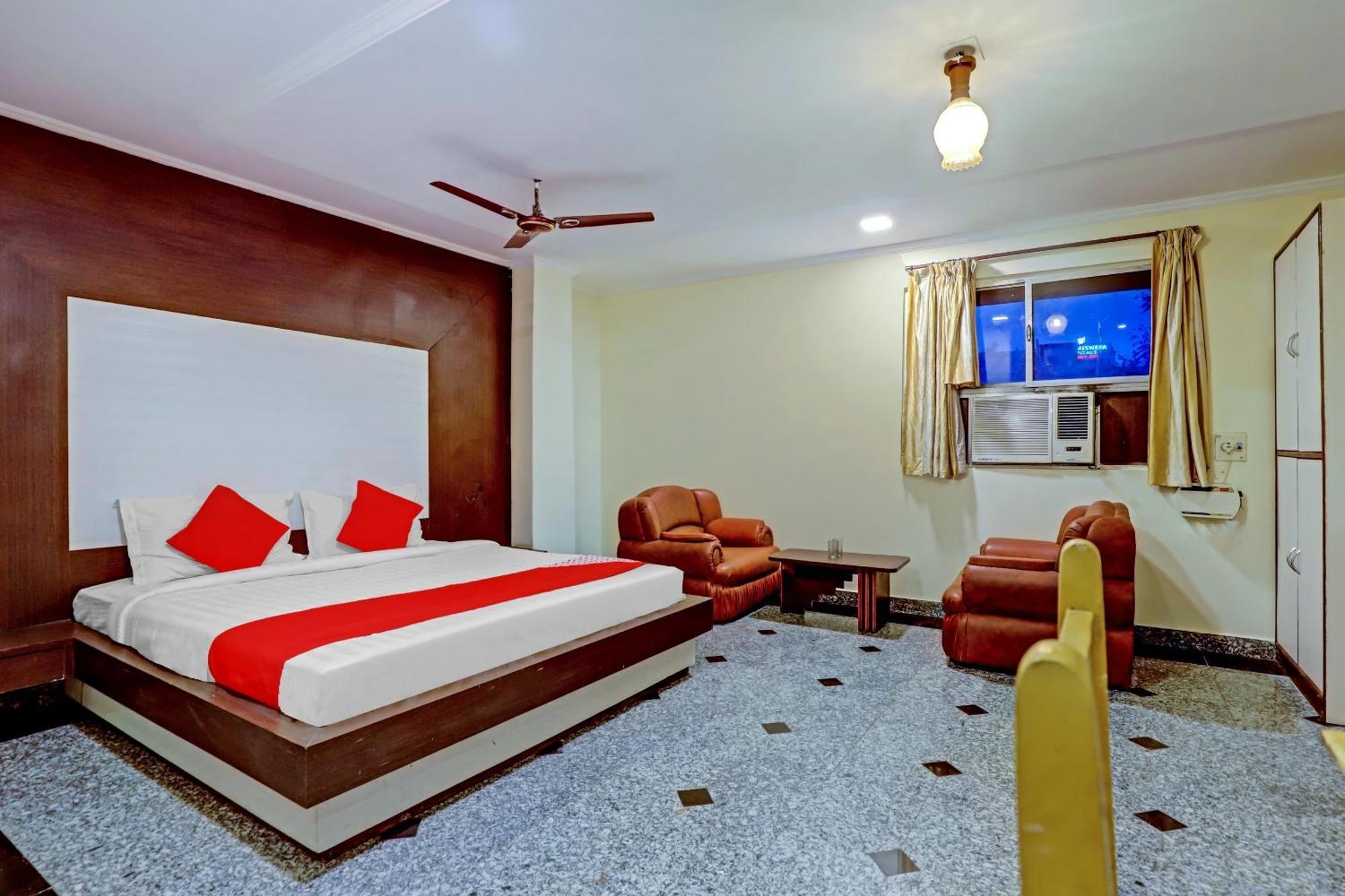 Fabhotel Chamiers Park