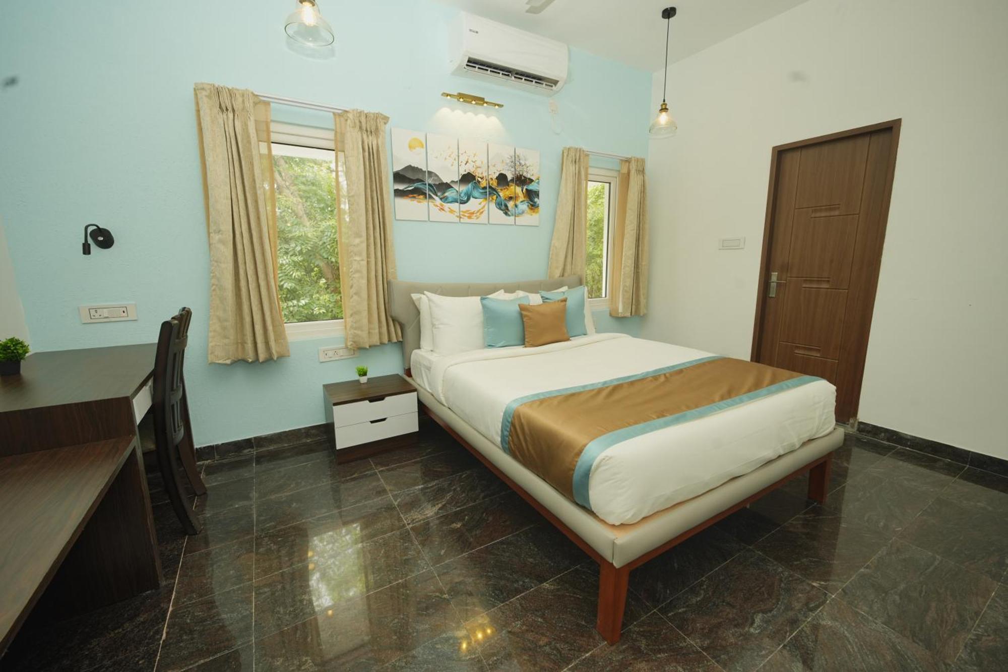 Bay Breeze Hotel 2*