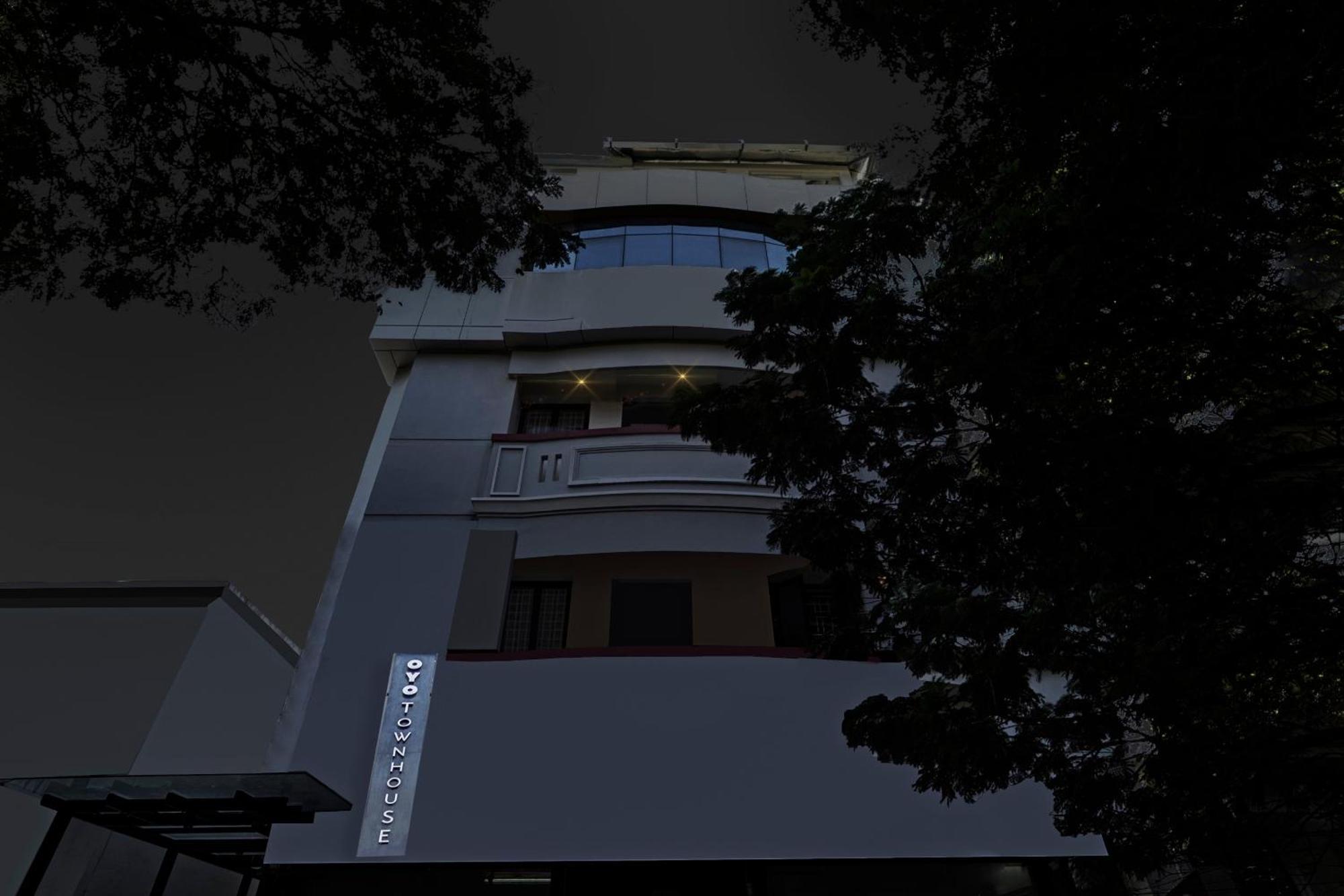Super Townhouse G Silver Near Us Biometric 4*