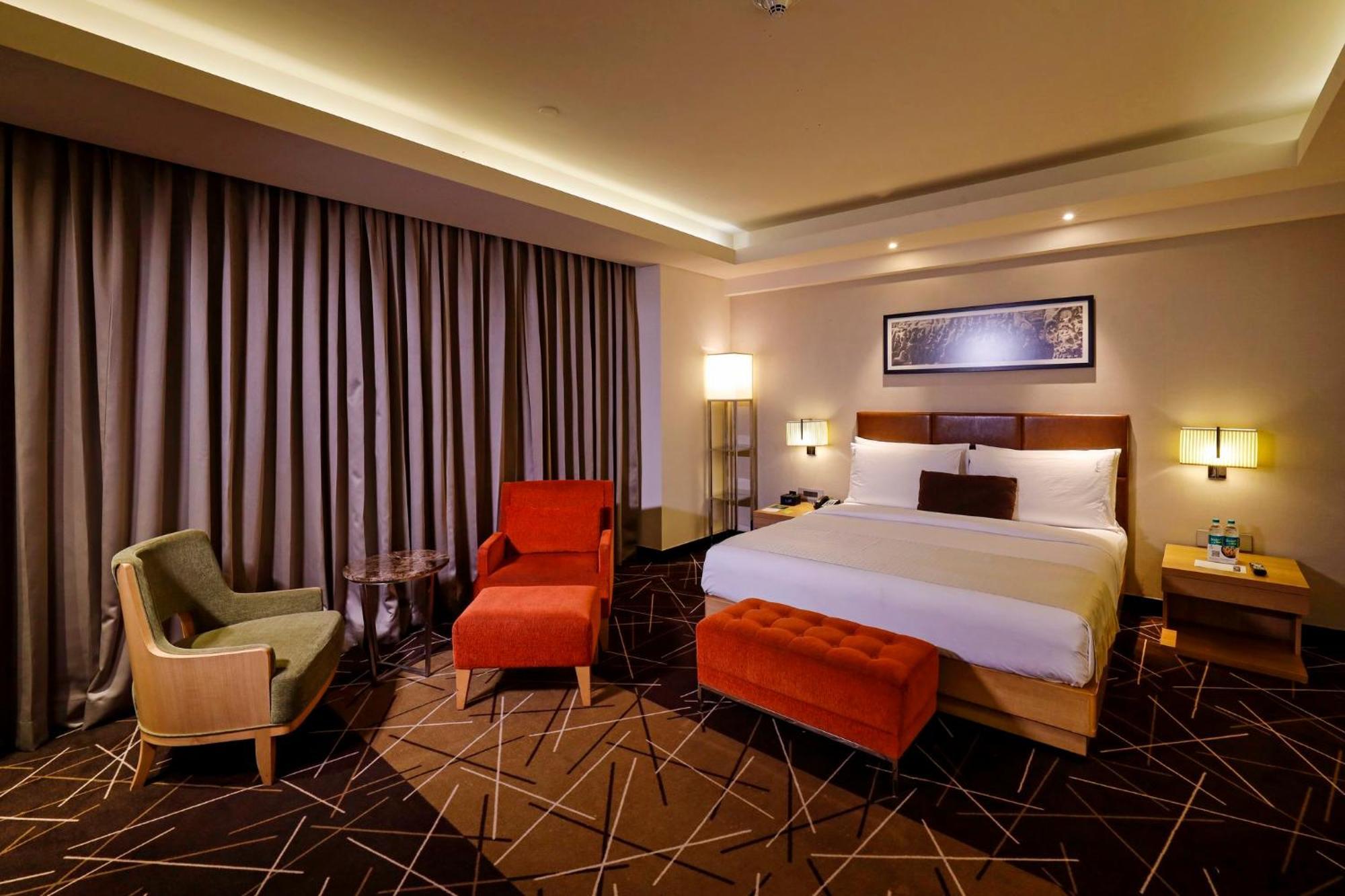 Omr It Expressway By Ihg 5* Chennai