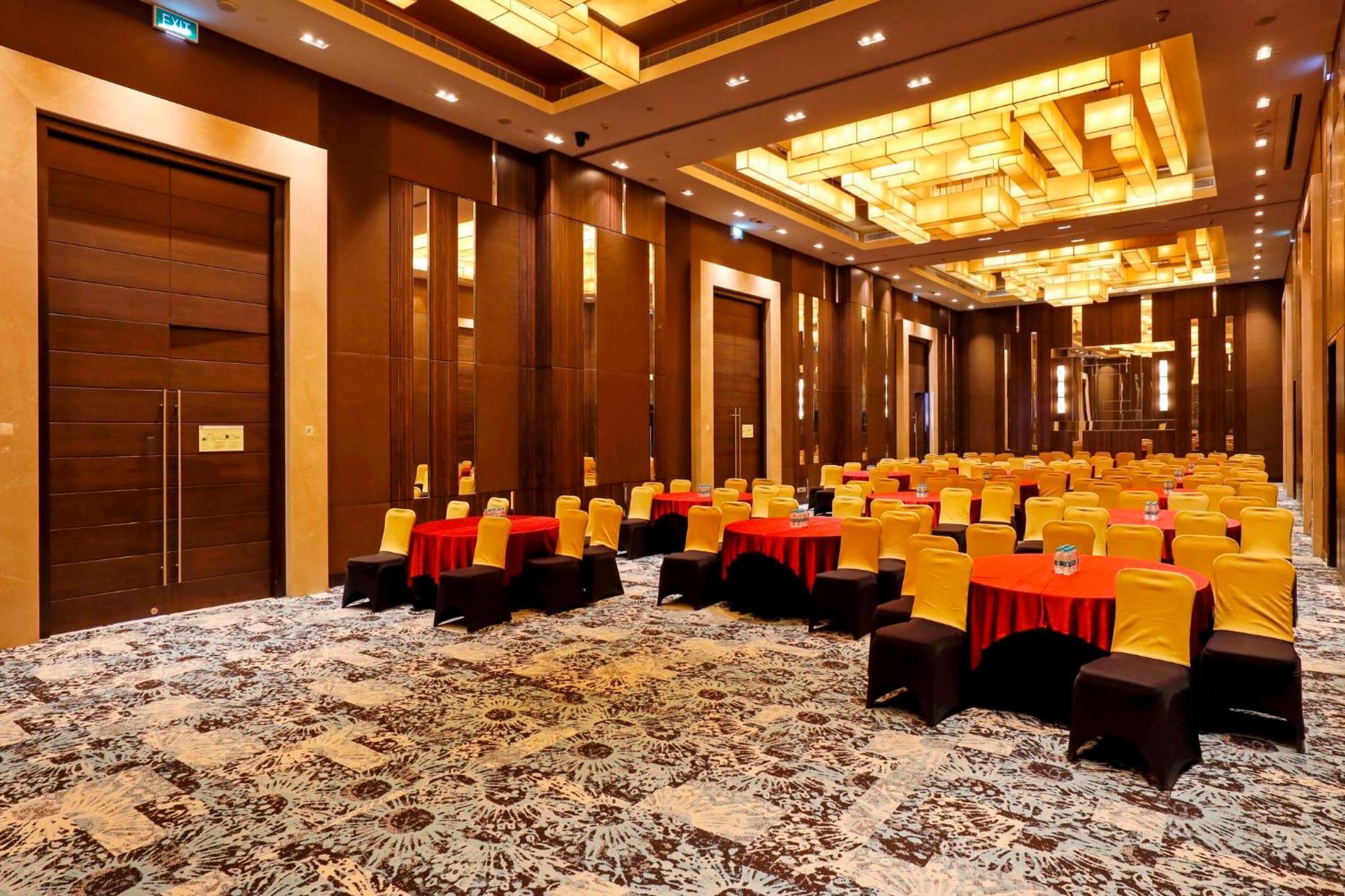 Omr It Expressway By Ihg Chennai