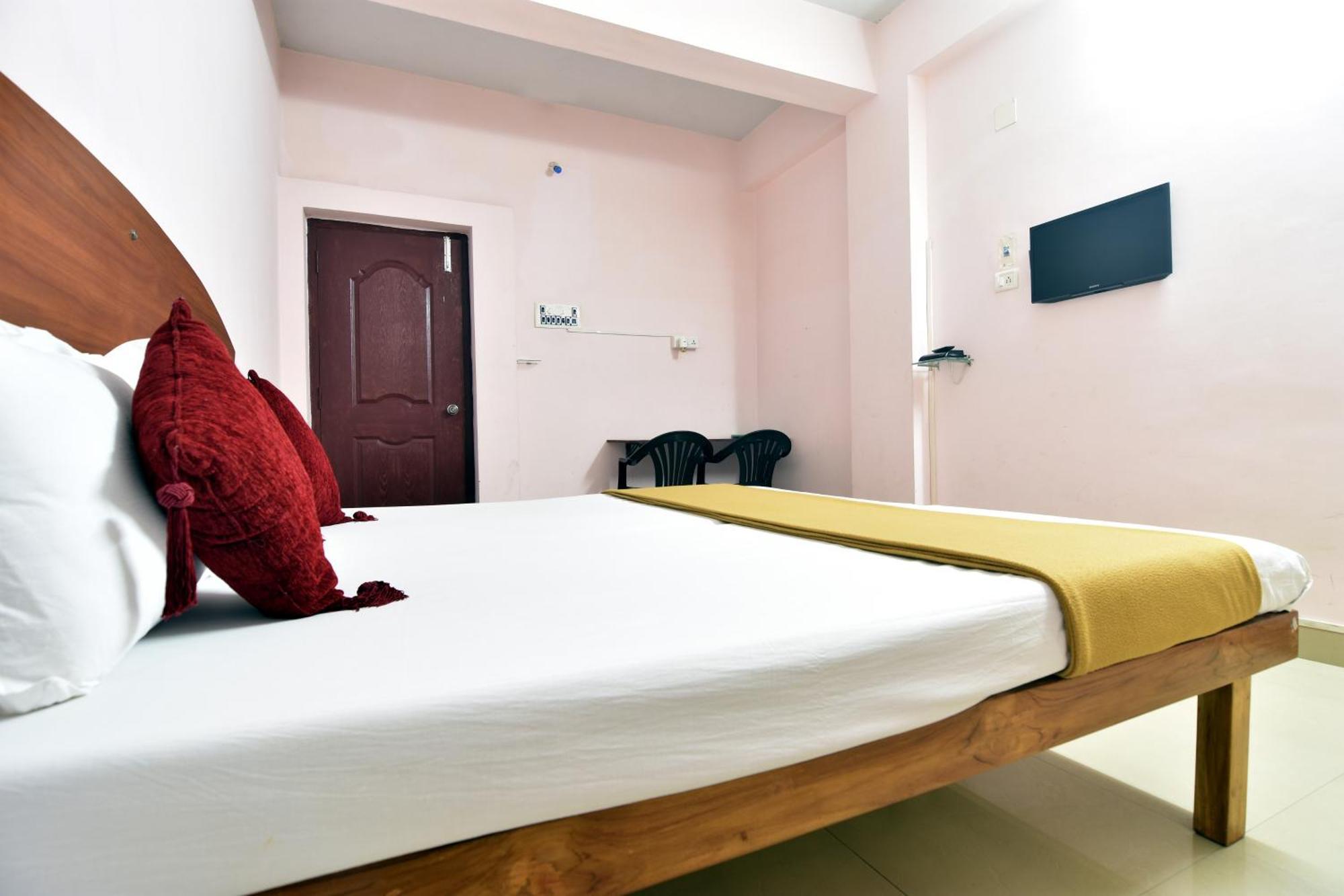 Royal Airport Lodge