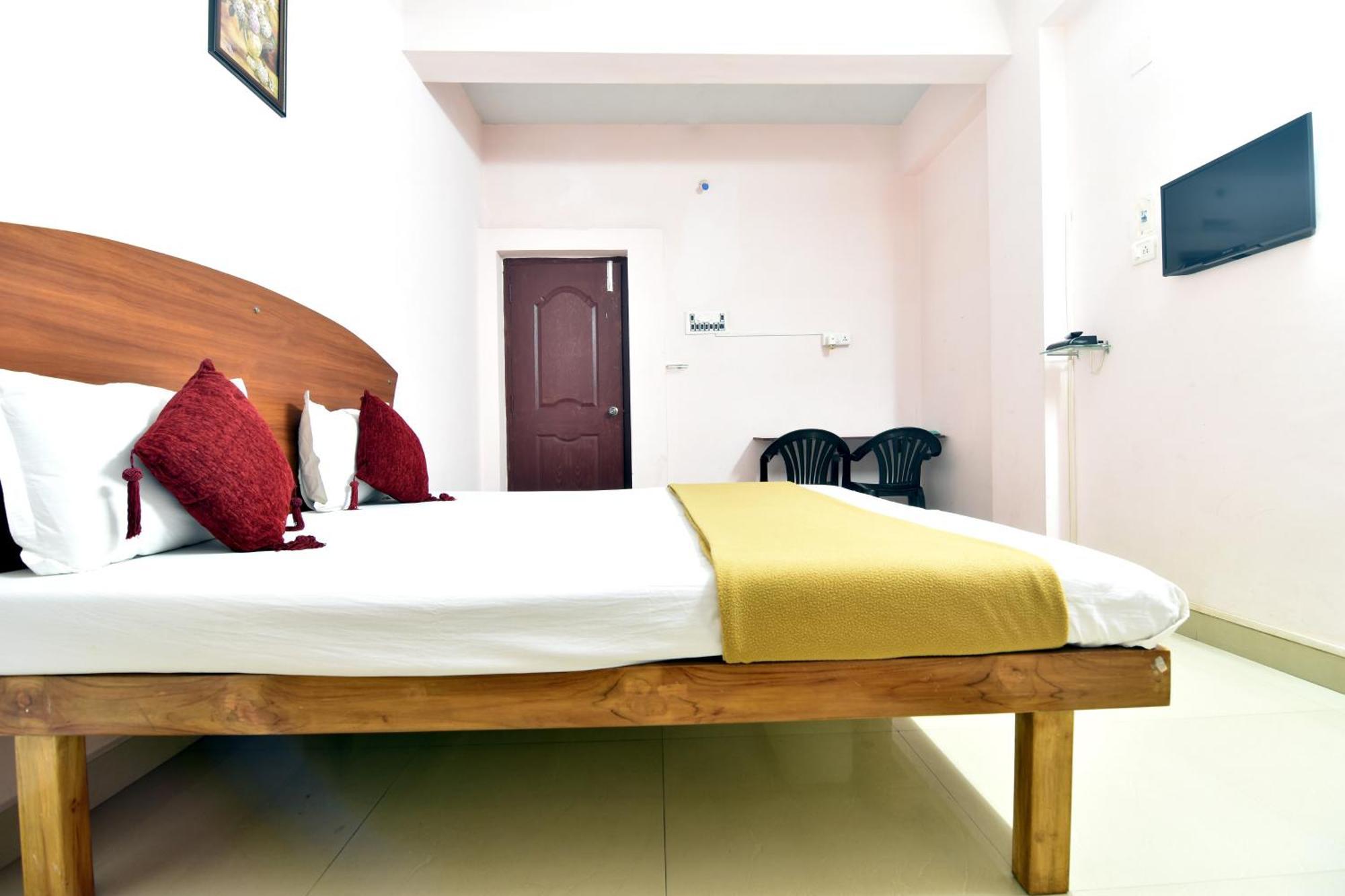Royal Airport Lodge