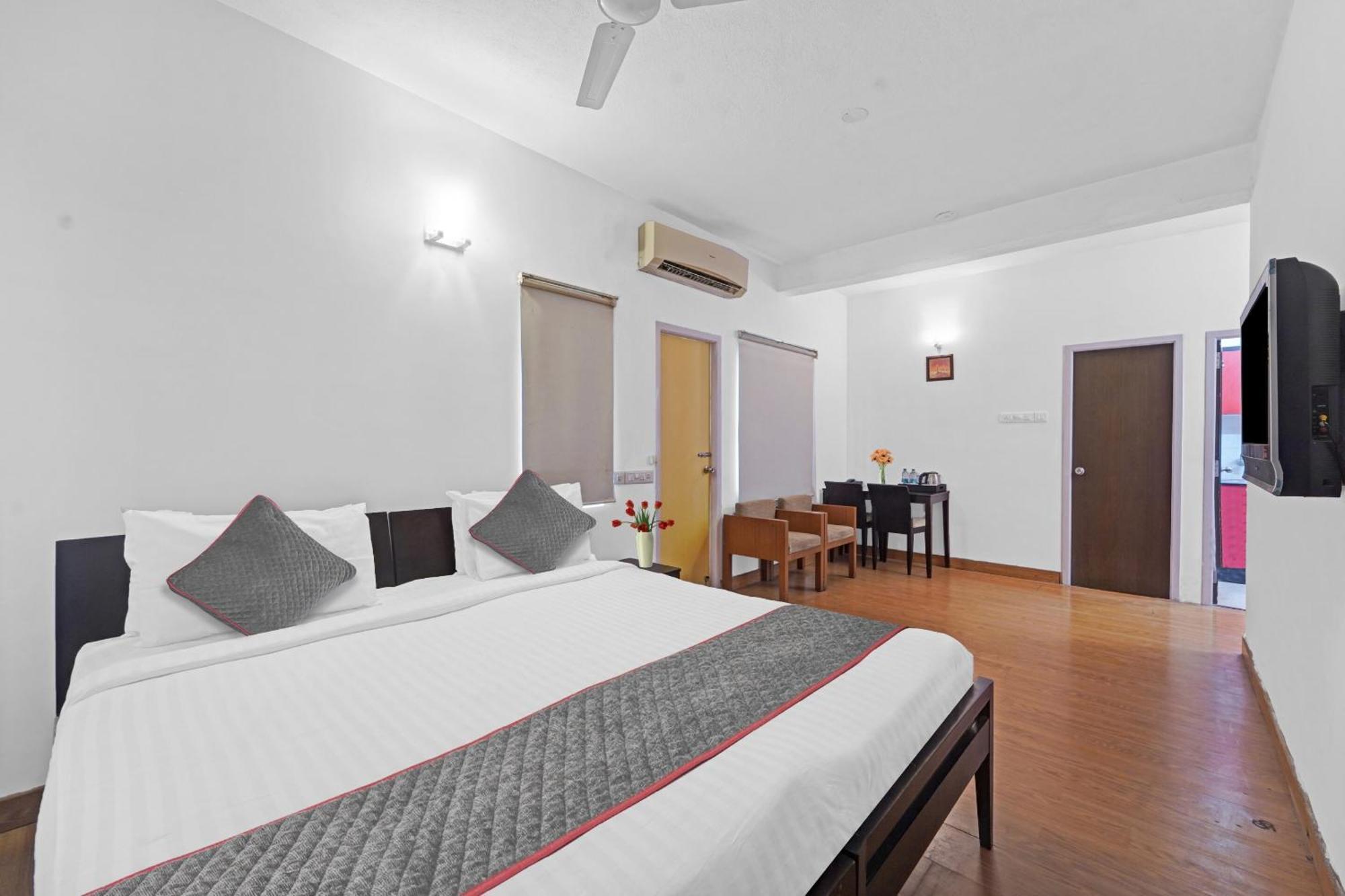 Hotel Super Oyo Townhouse 1005 G Silver & Resorts Omr