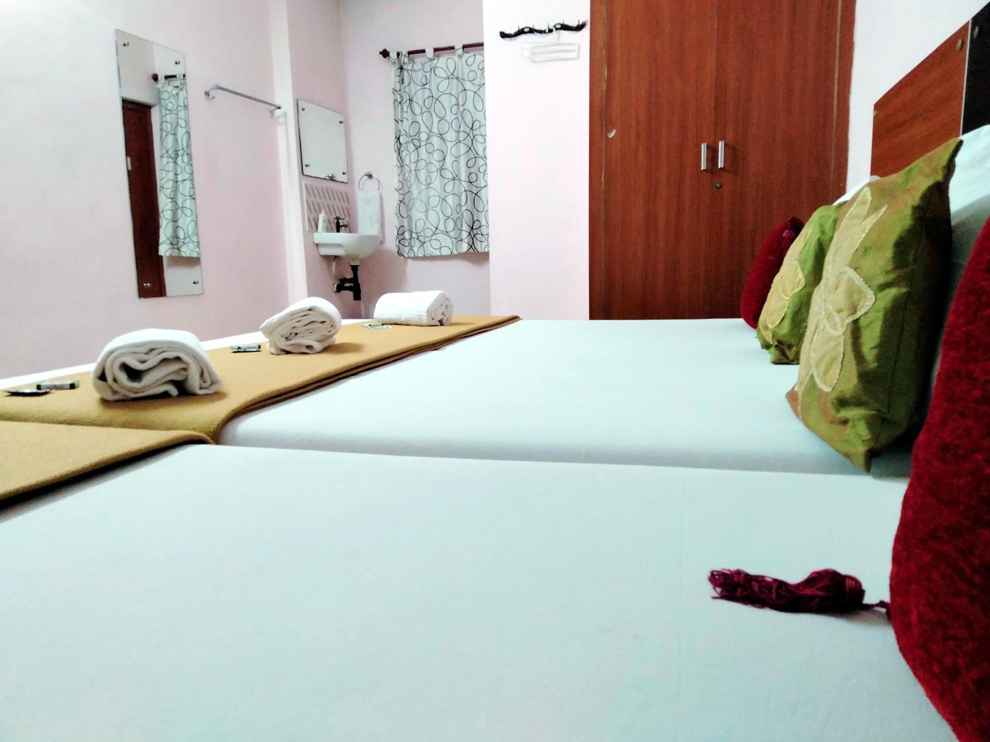 Royal Airport Lodge