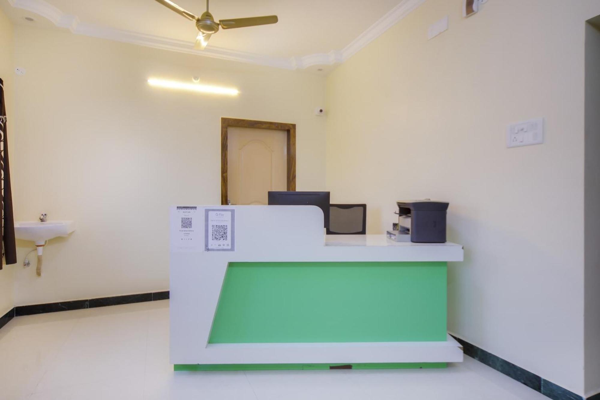 Oyo Flagship Sri Sai Sathya Residency 3*