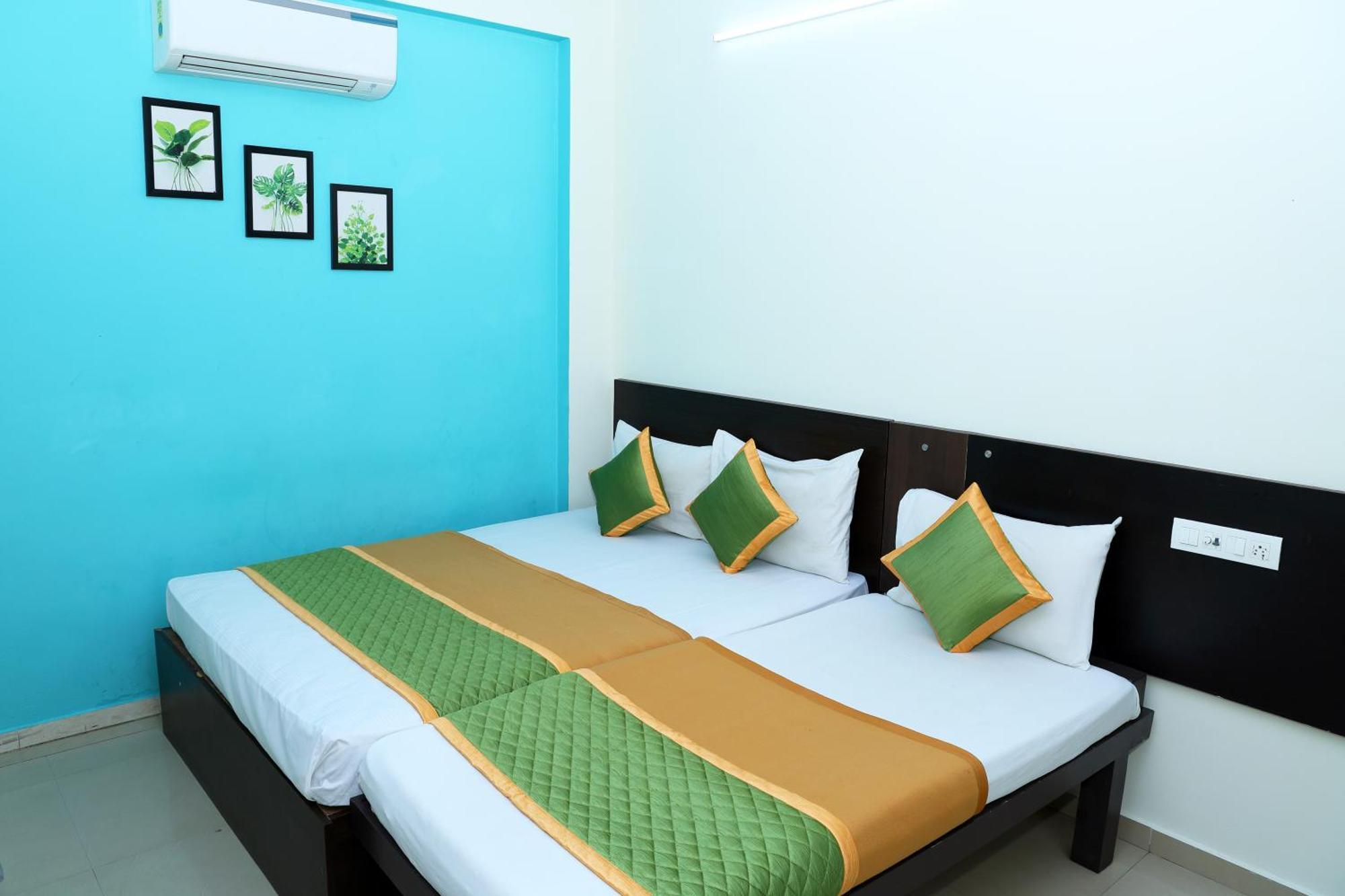Royal Airport Transit Inn *
