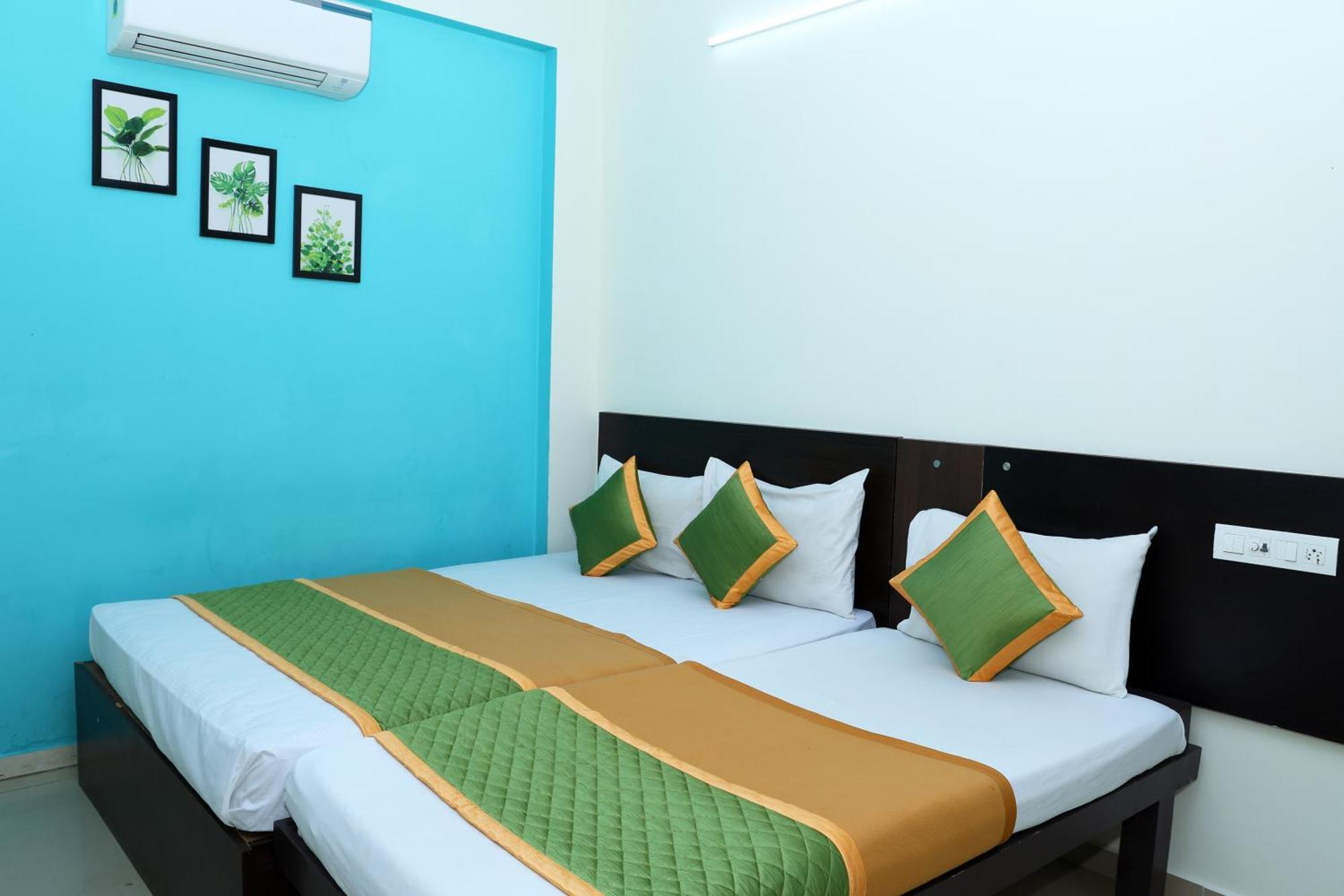 Royal Airport Transit Inn *