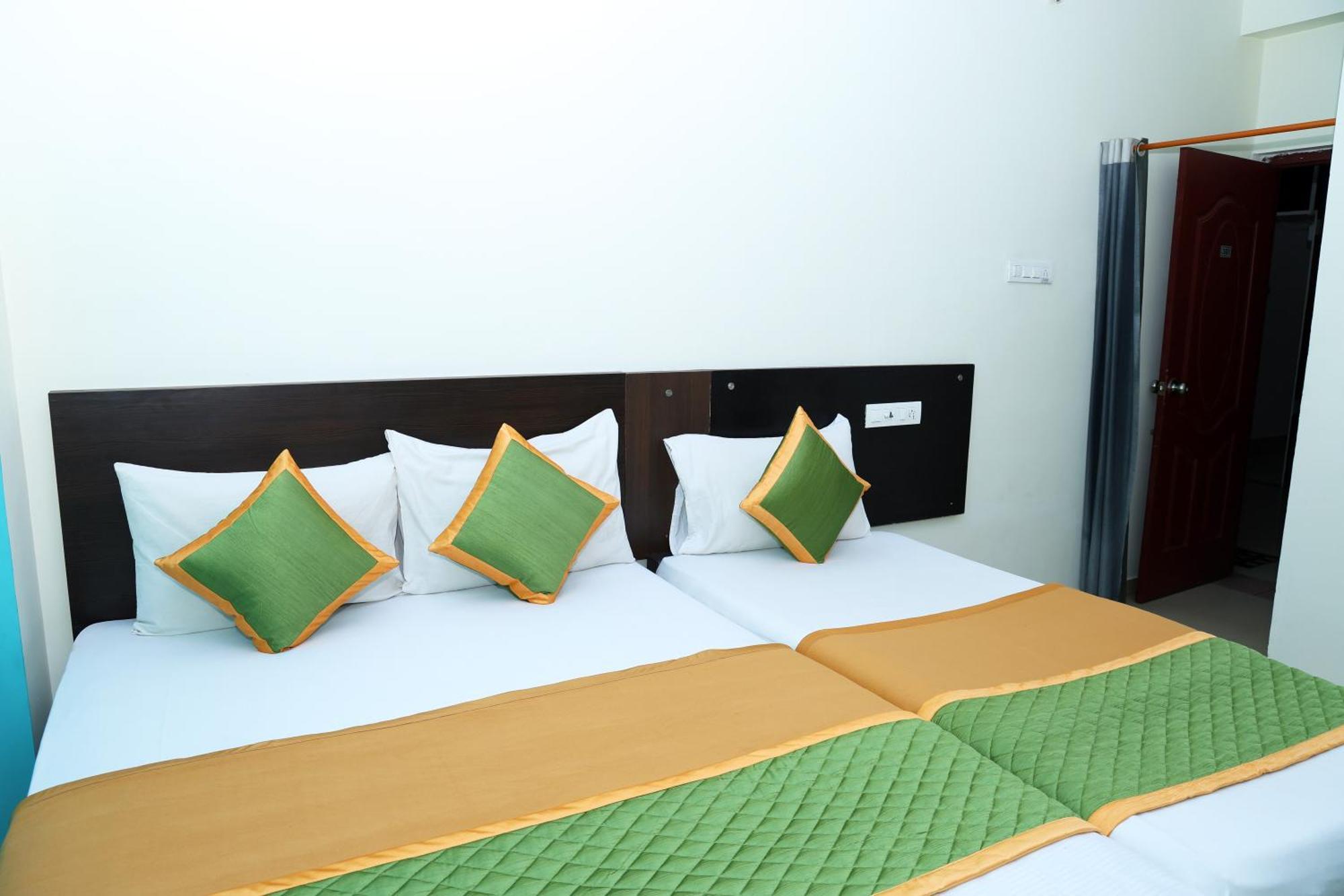 Royal Airport Lodge *