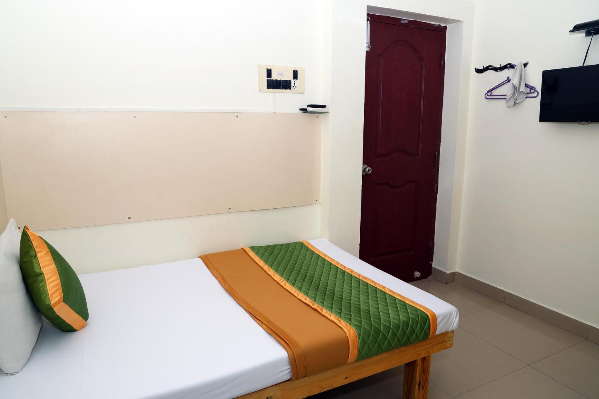 Royal Airport Lodge
