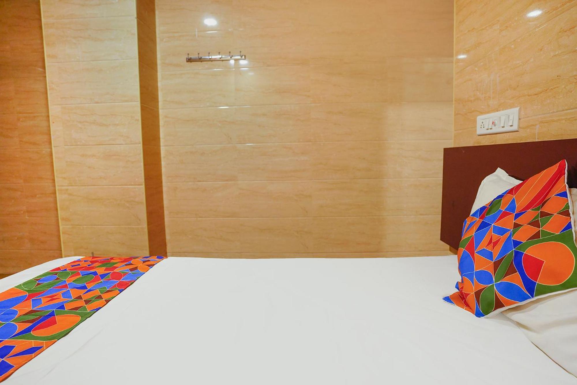 Fabexpress Arunachala Hotel