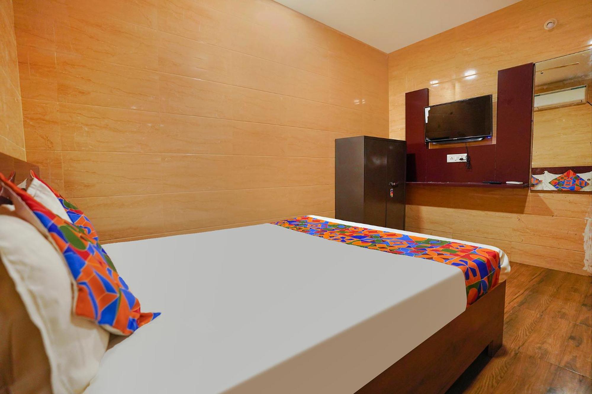 Hotel Fabexpress Arunachala 3*
