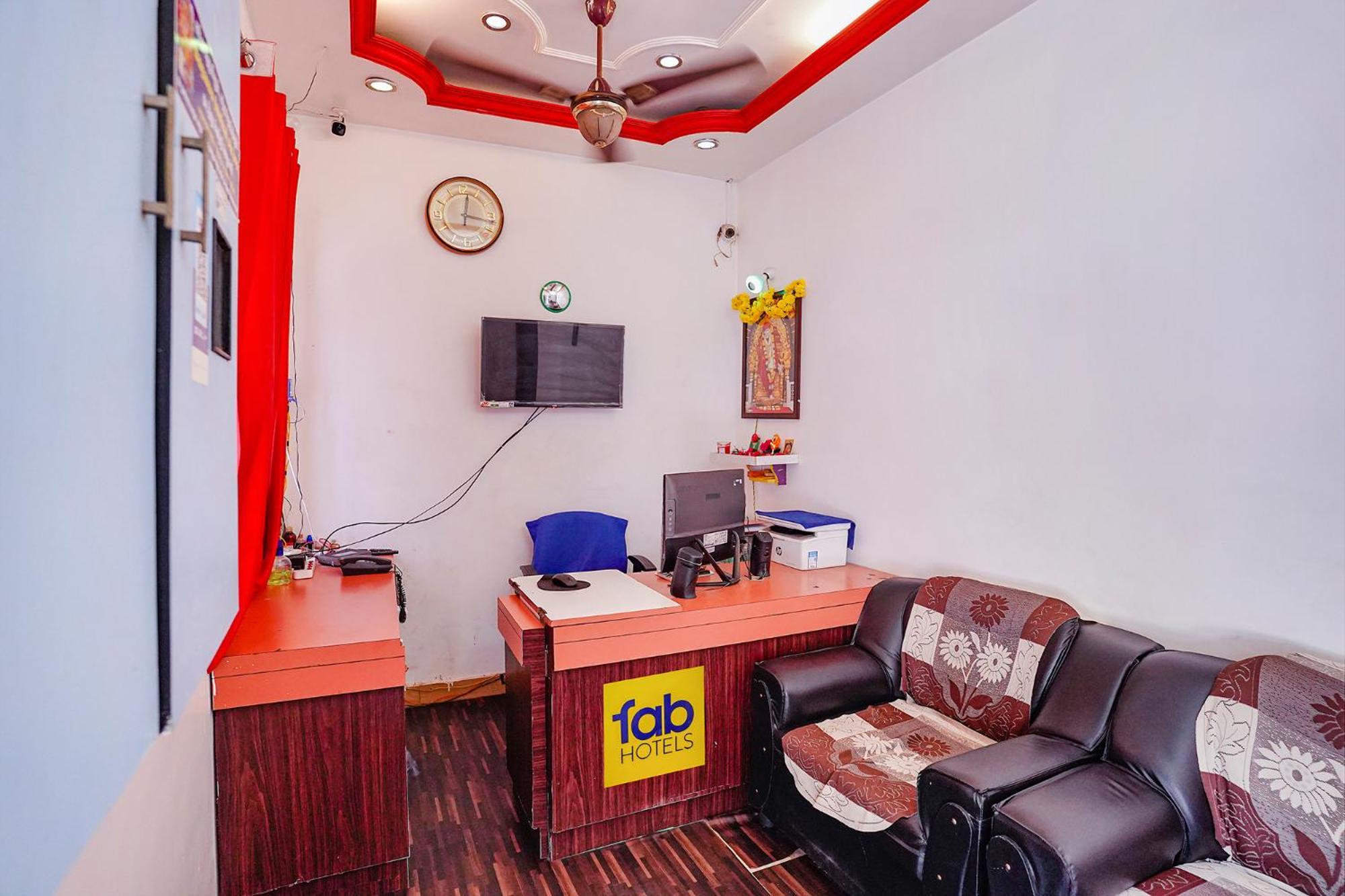 Hotel Fabexpress Lloyds I - Nr Korea Embassy, Royapettah Chennai
