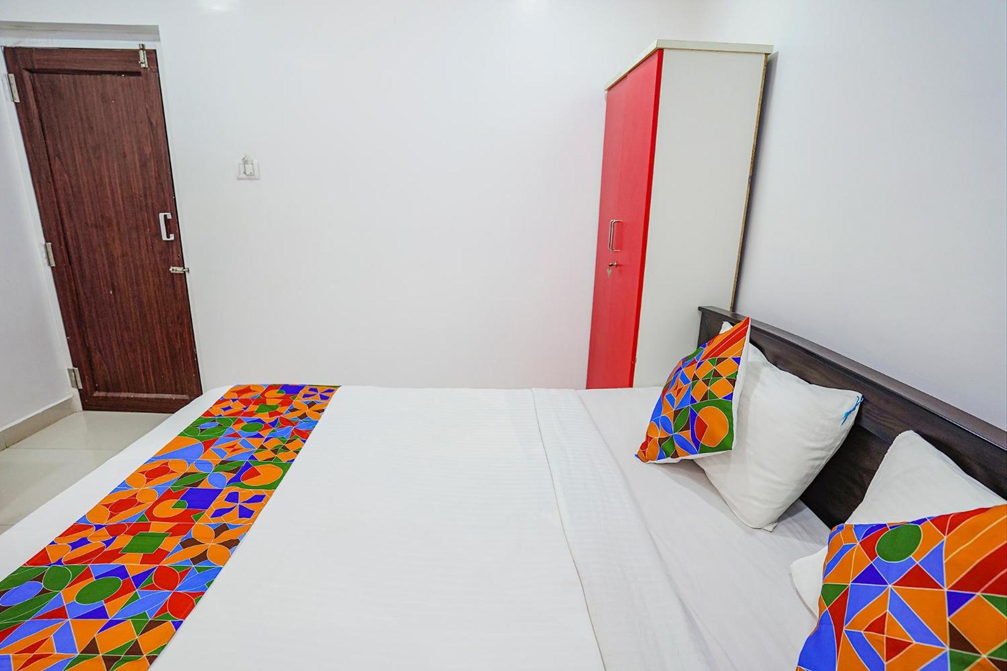 Hotel Fabexpress Lloyds I - Nr Korea Embassy, Royapettah 3*