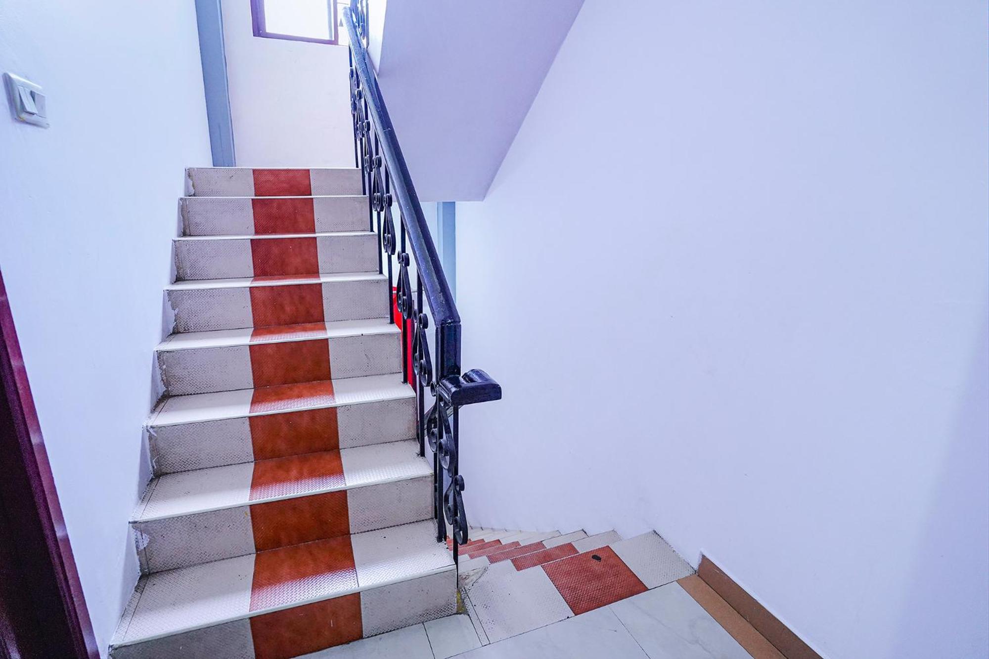 Fabexpress Lloyds I - Nr Korea Embassy, Royapettah Hotel 3*