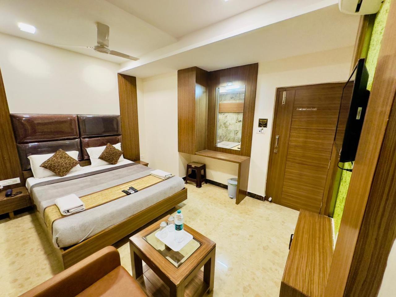 Hotel Sheraton Grande At Puratchi Thalaivar Dr Mgr Railway Station Chennai
